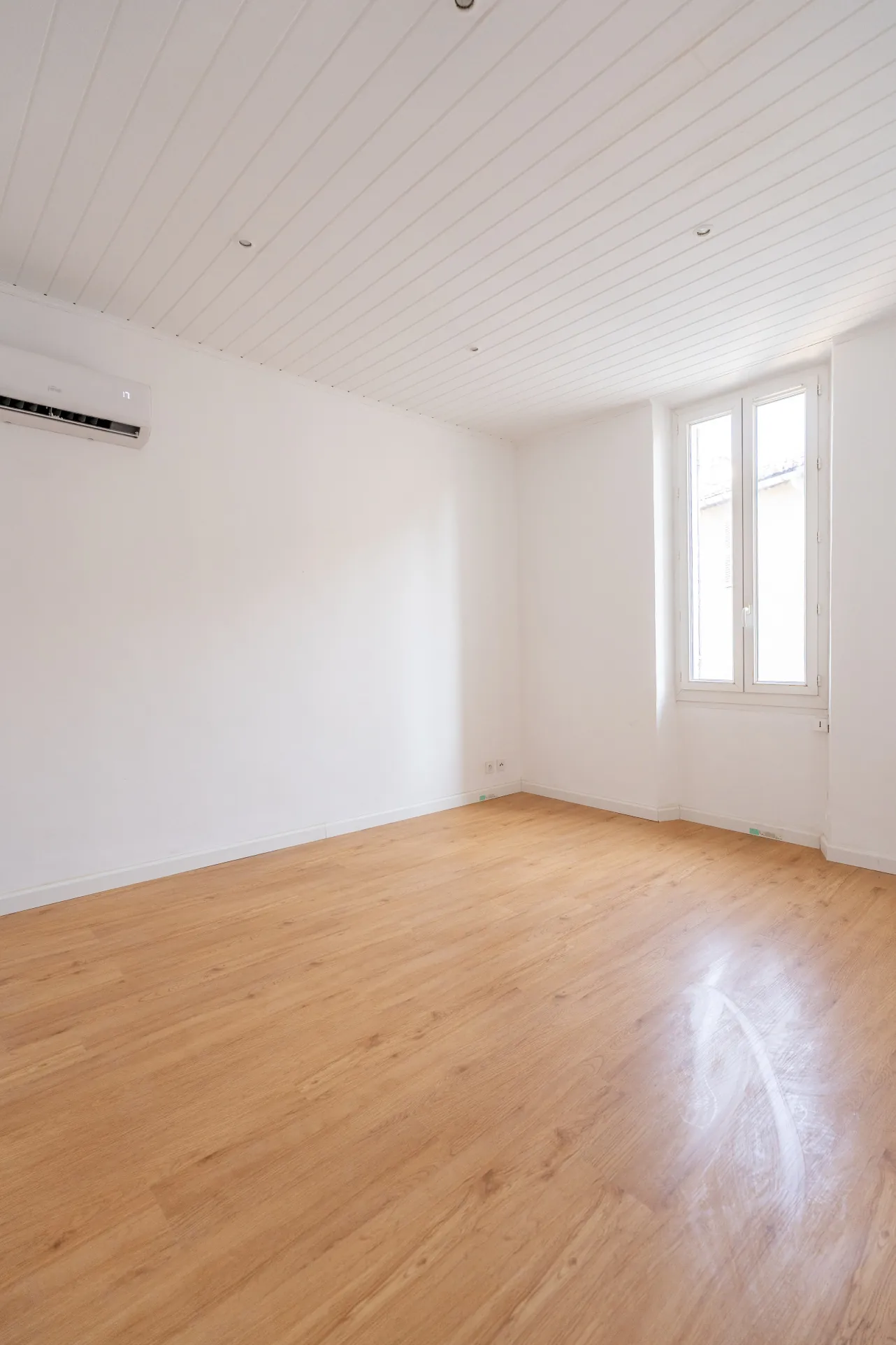 Appartement T2 rénové avec cave et climatisation à Saint-Marcel, Marseille 