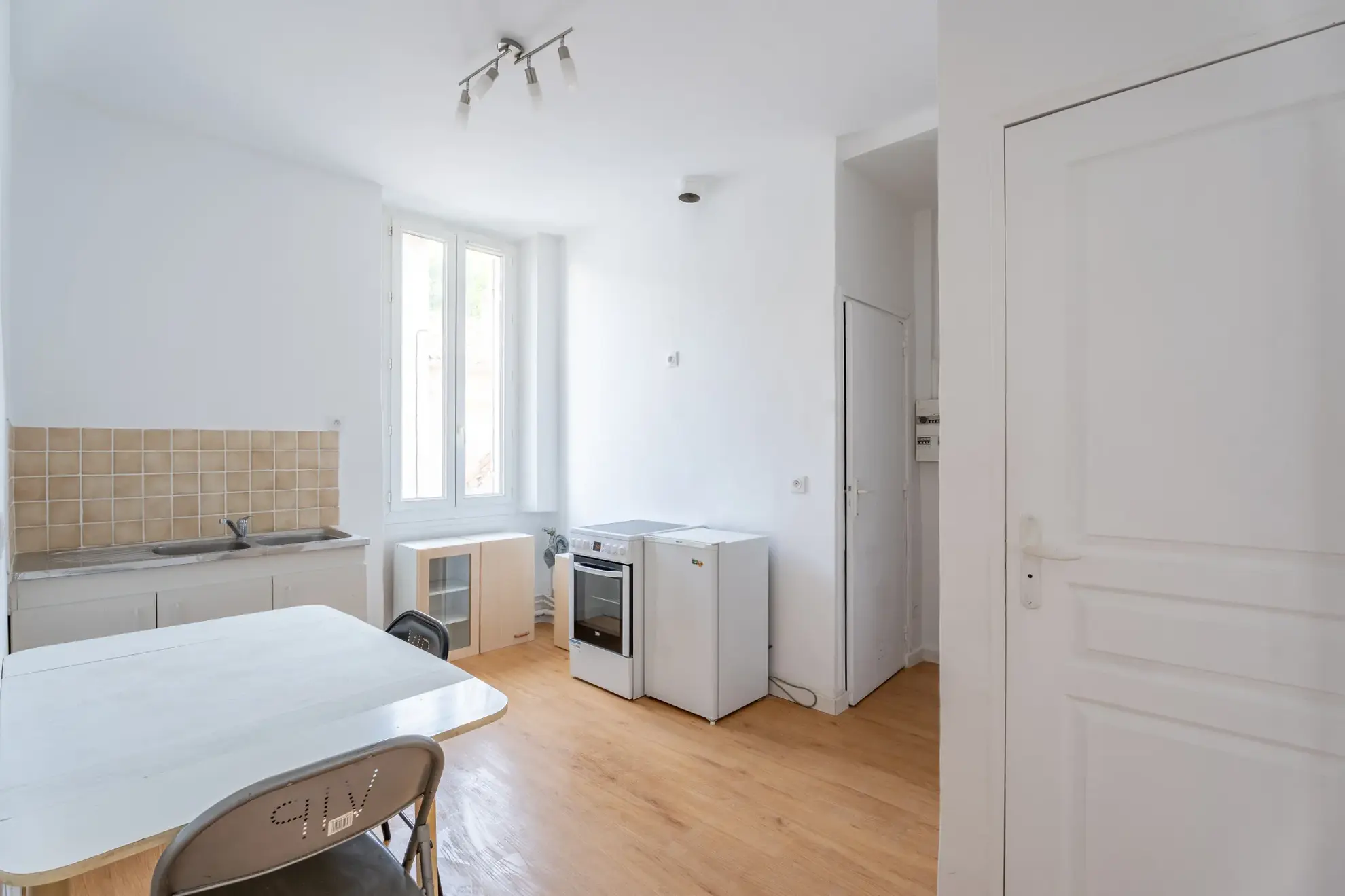 Appartement T2 rénové avec cave et climatisation à Saint-Marcel, Marseille 