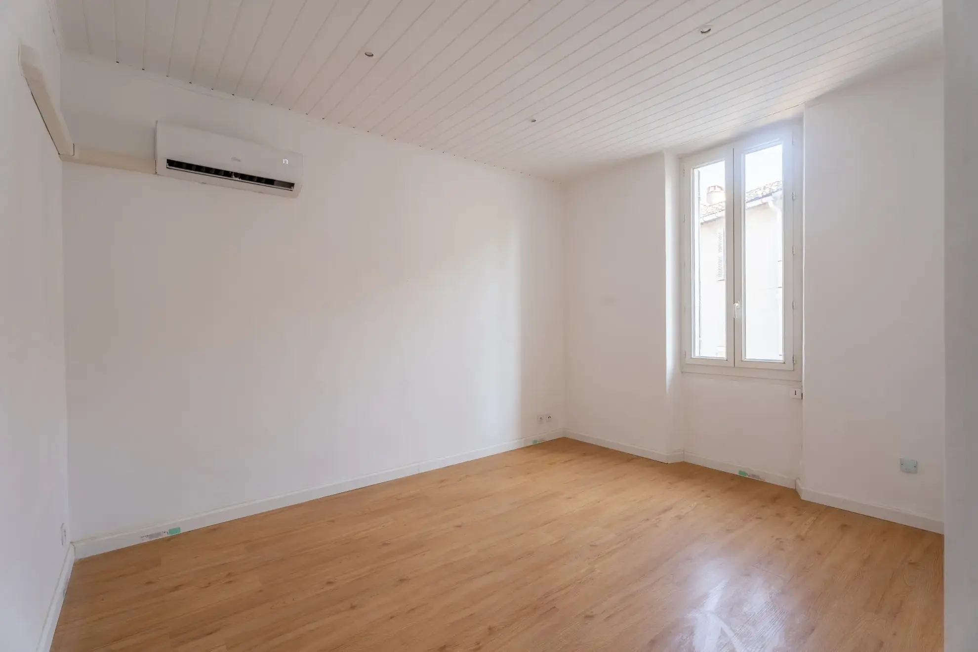 Appartement T2 rénové avec cave et climatisation à Saint-Marcel, Marseille 