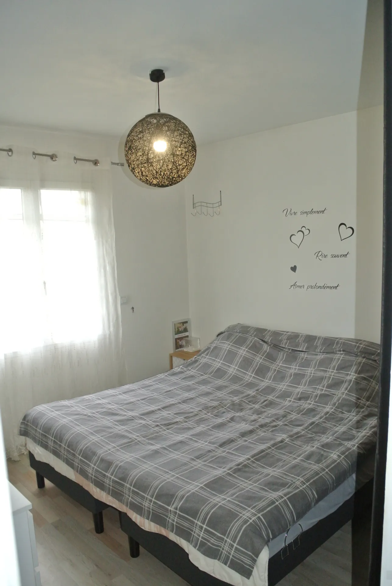 Maison moderne avec 4 chambres et grand terrain à Marmande 