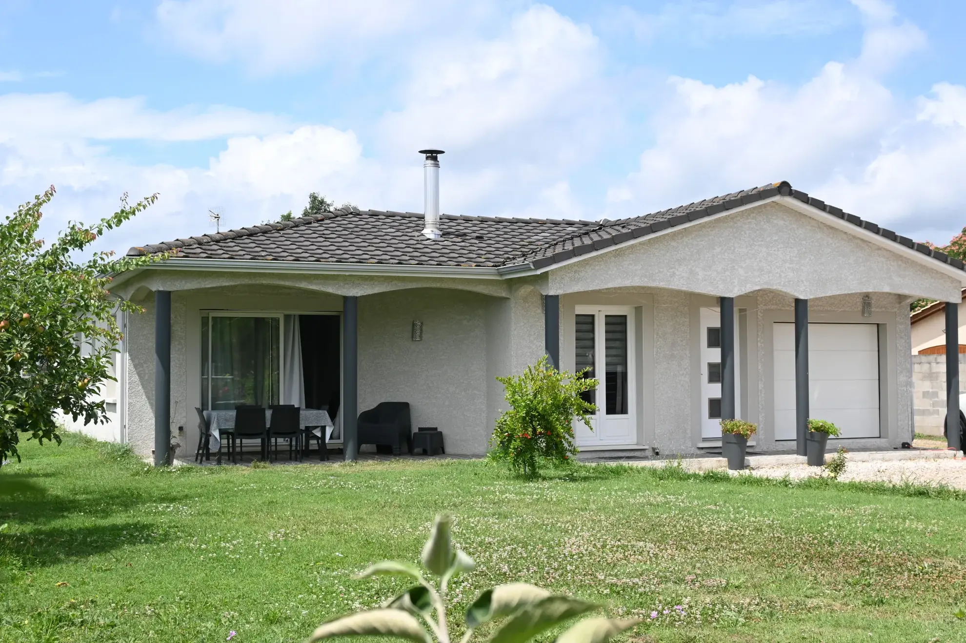 Maison moderne avec 4 chambres et grand terrain à Marmande
