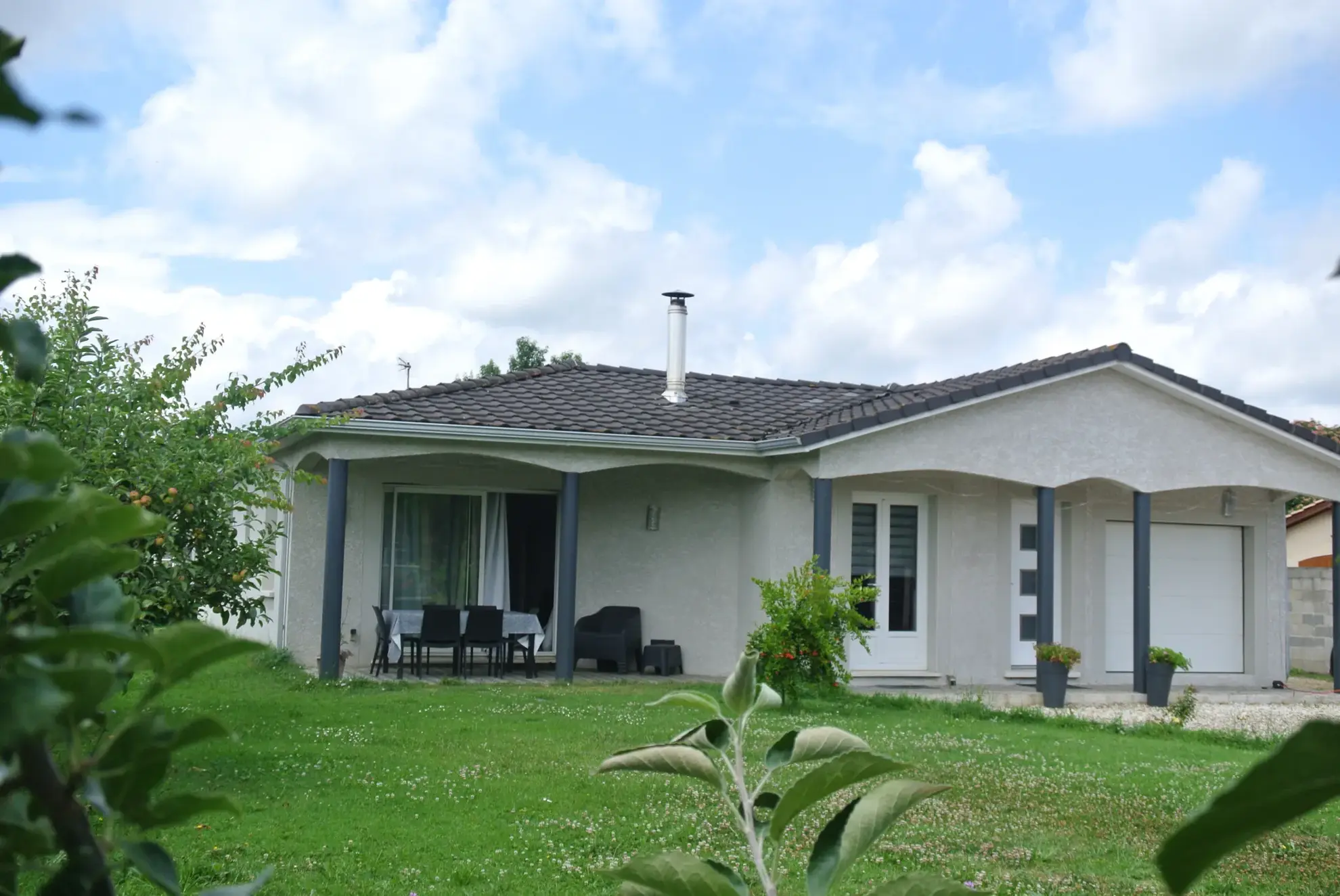 Maison moderne avec 4 chambres et grand terrain à Marmande 