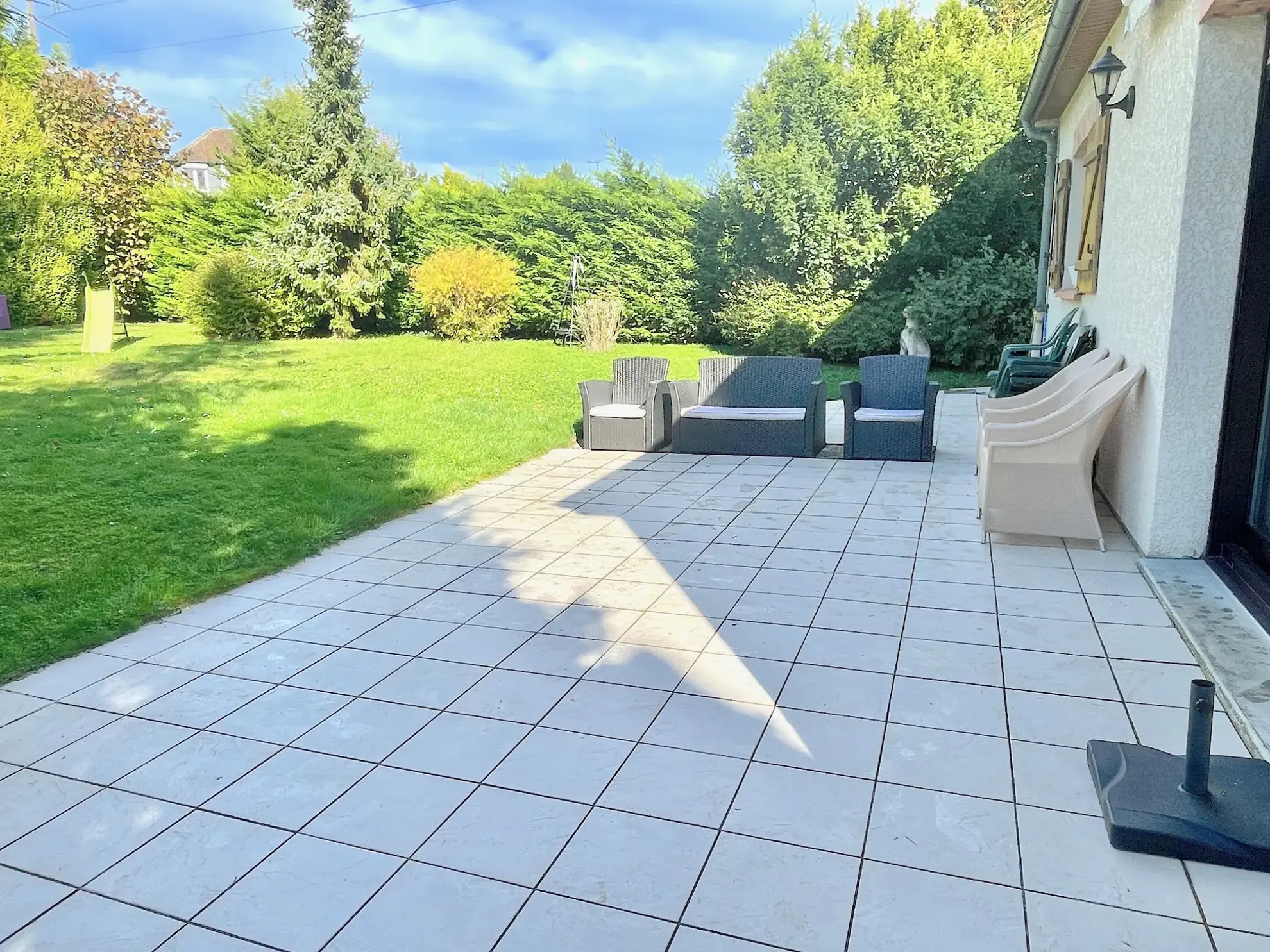 Maison 3 chambres avec grand jardin et terrasse à Saint-Quentin 