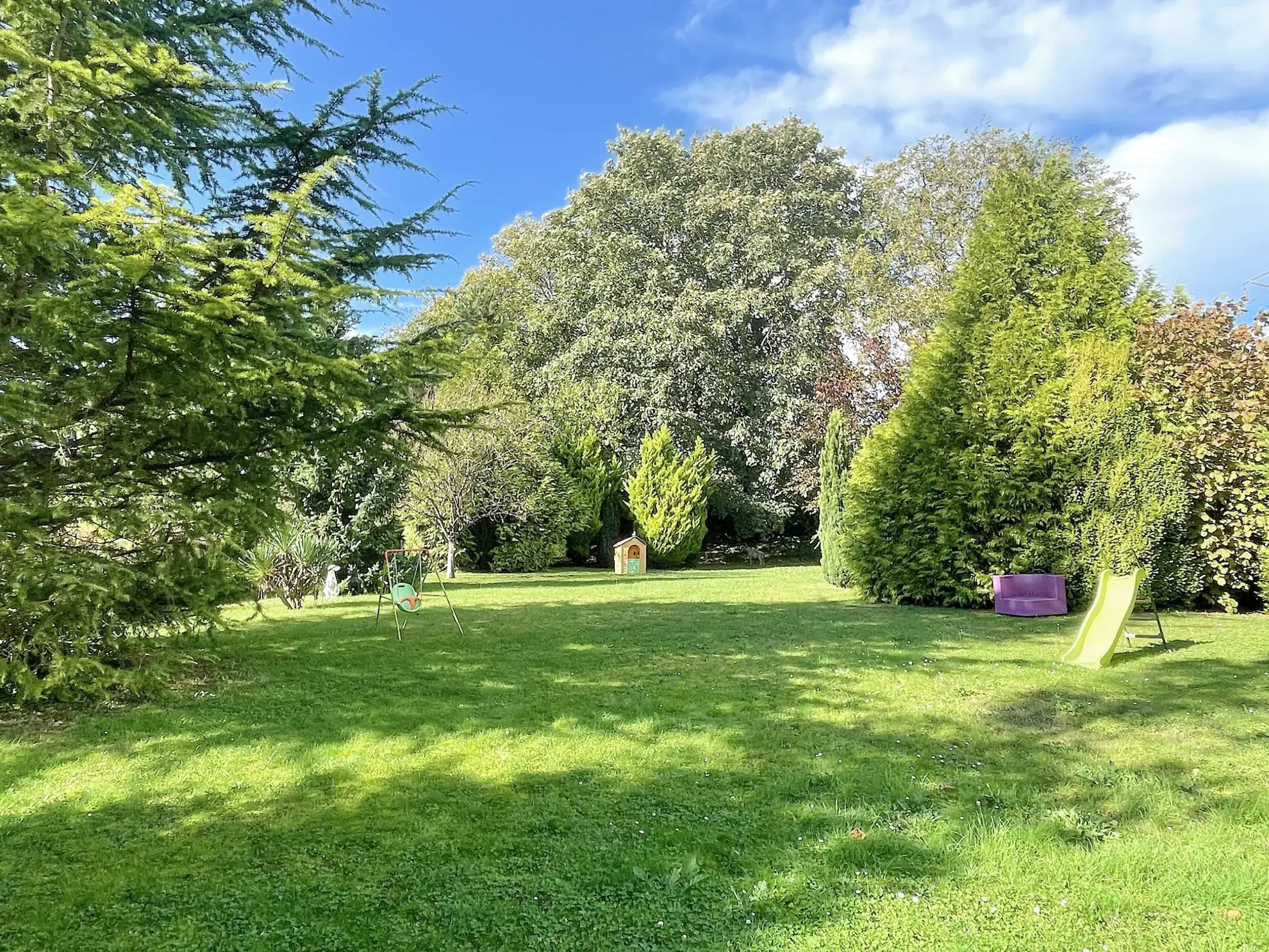 Maison 3 chambres avec grand jardin et terrasse à Saint-Quentin 