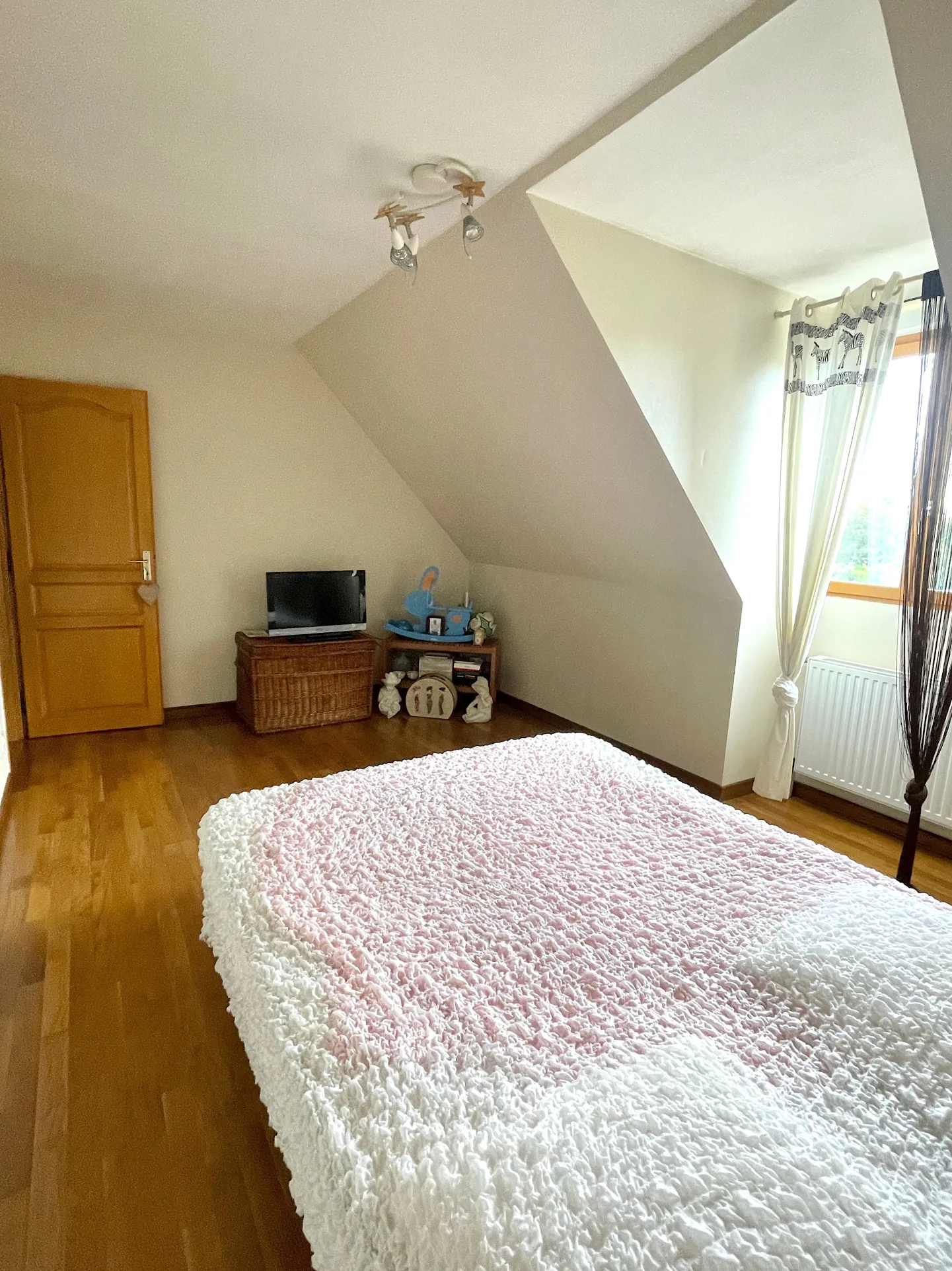 Maison 3 chambres avec grand jardin et terrasse à Saint-Quentin 