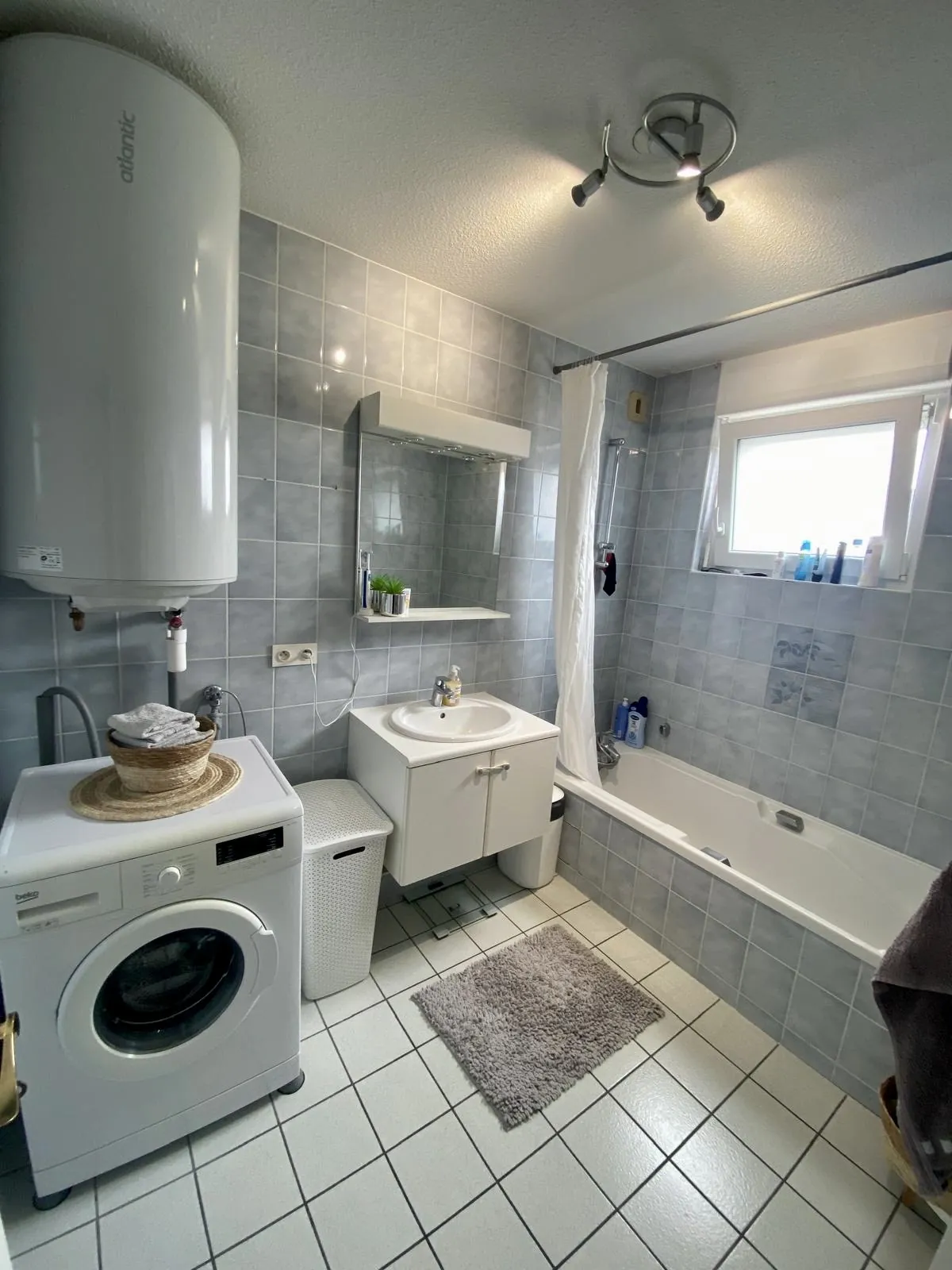 Appartement F2 rénové à Saint-Louis Bourgfelden avec terrasse et parking 