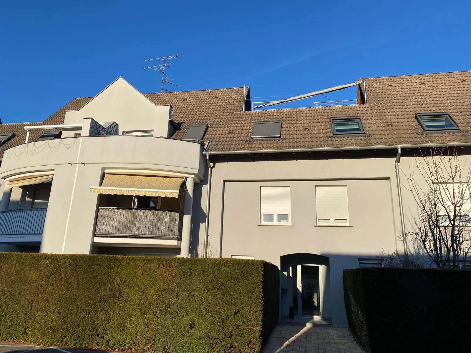 Appartement F2 rénové à Saint-Louis Bourgfelden avec terrasse et parking 