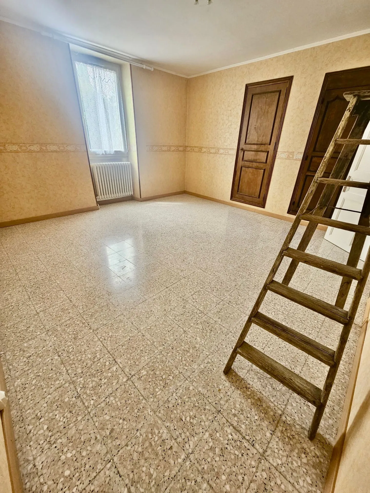 Maison de village en pierre à Saint-Gervais-sur-Roubion de 139,75 m² avec terrasse 