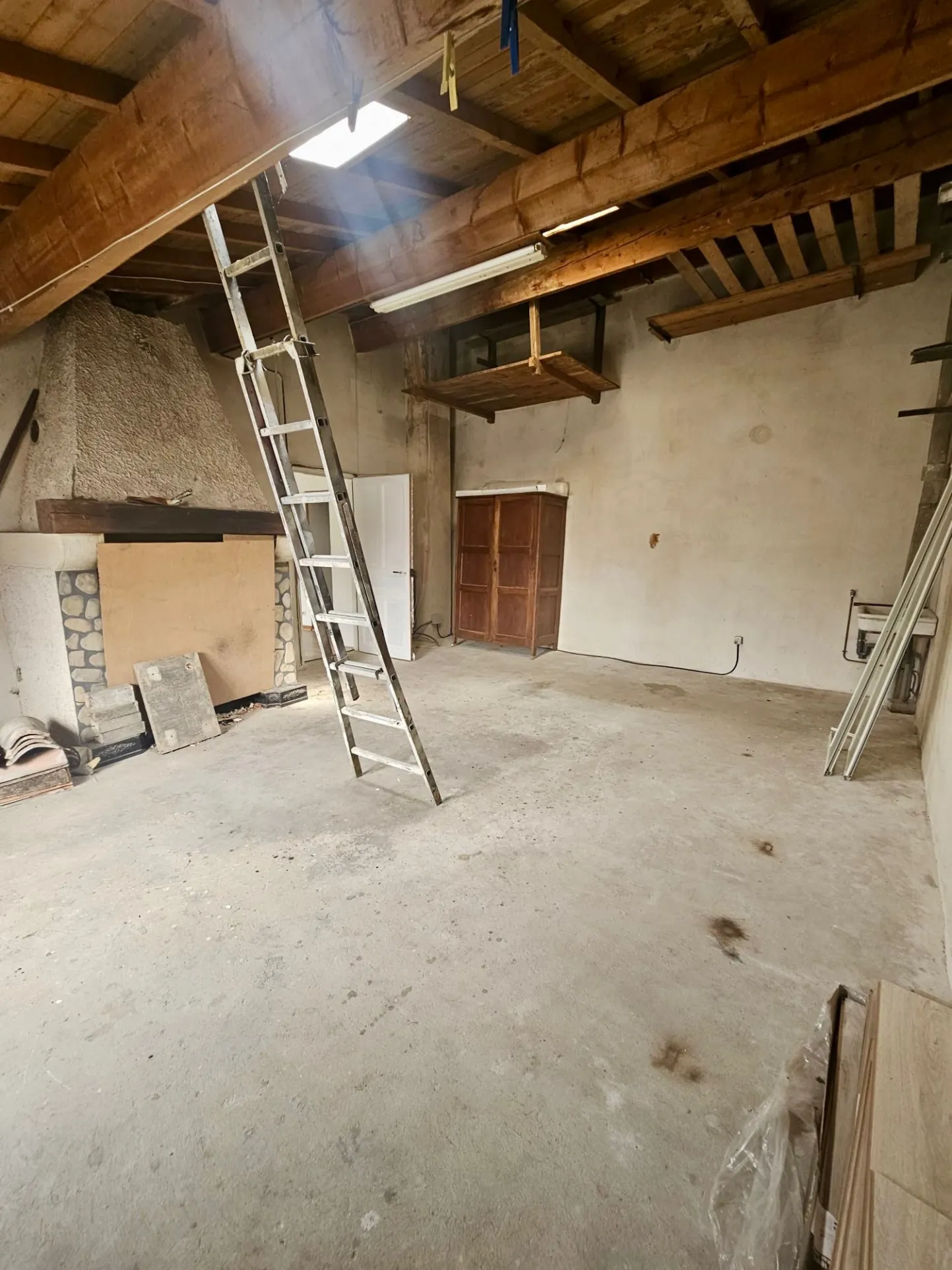 Maison de village en pierre à Saint-Gervais-sur-Roubion de 139,75 m² avec terrasse 