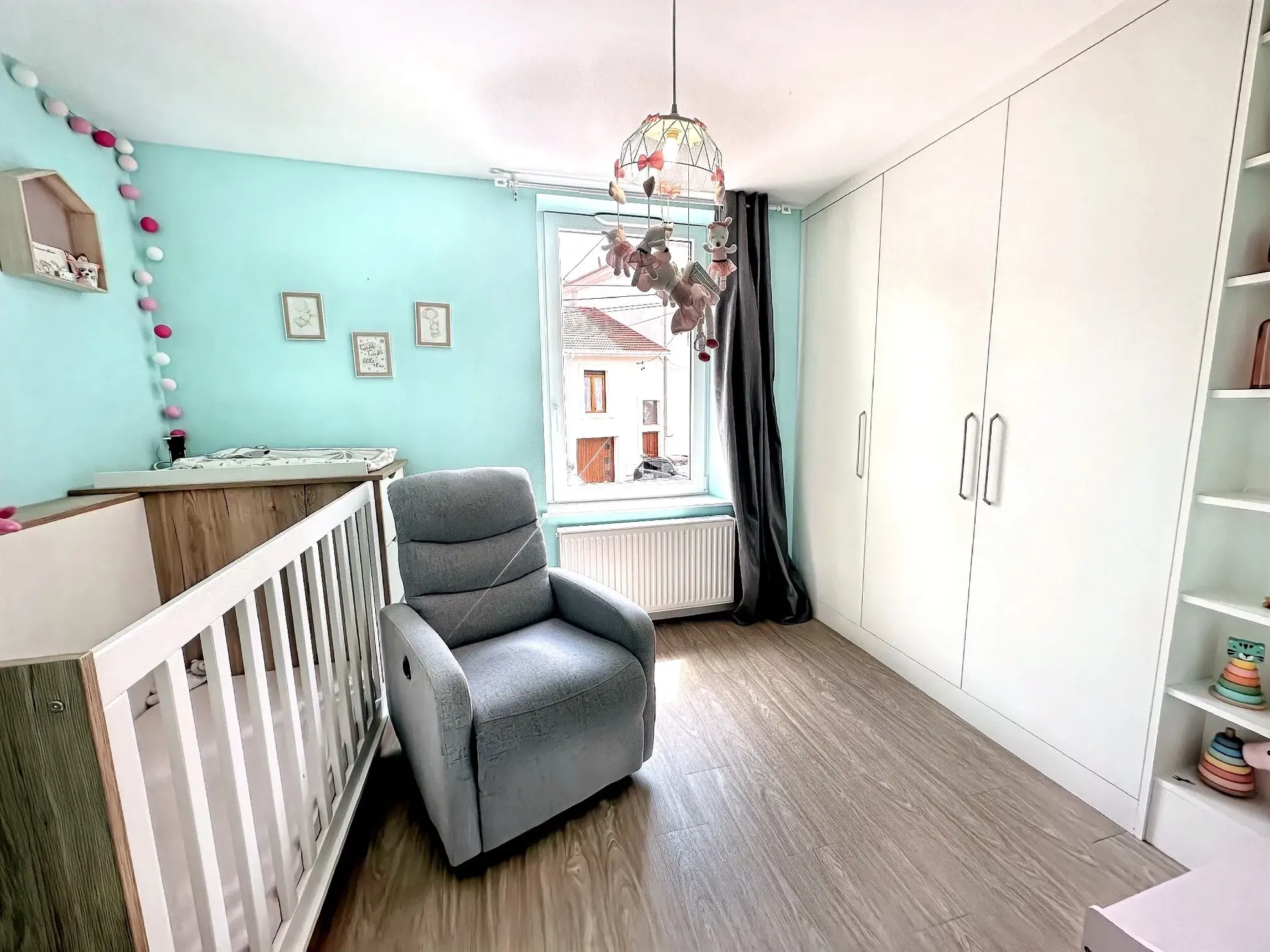 Maison de village rénovée à Marbache de 78m² avec garage et indépendance 