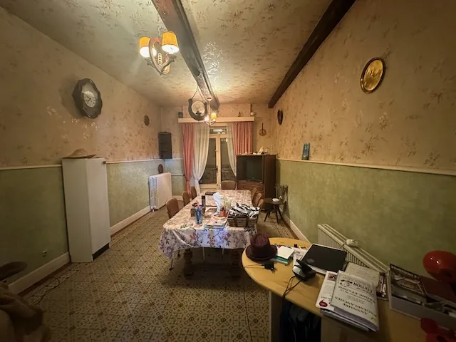 Ancien restaurant à rénover avec gîtes à Iguerande, parfait pour chambres d'hôtes 