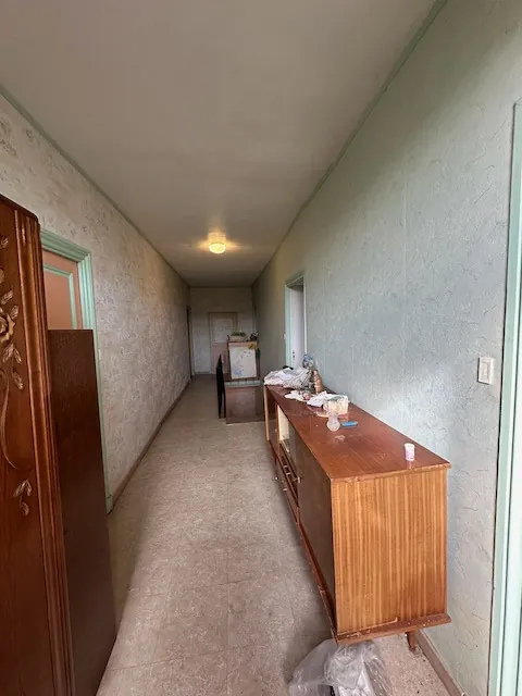 Ancien restaurant à rénover avec gîtes à Iguerande, parfait pour chambres d'hôtes 