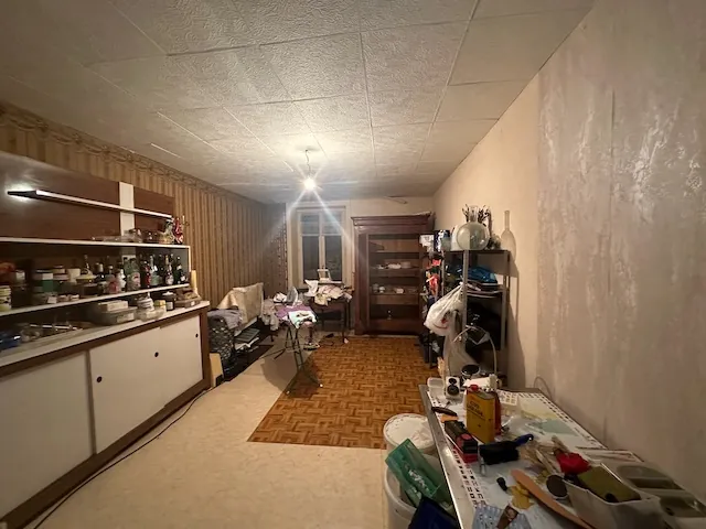 Ancien restaurant à rénover avec gîtes à Iguerande, parfait pour chambres d'hôtes 