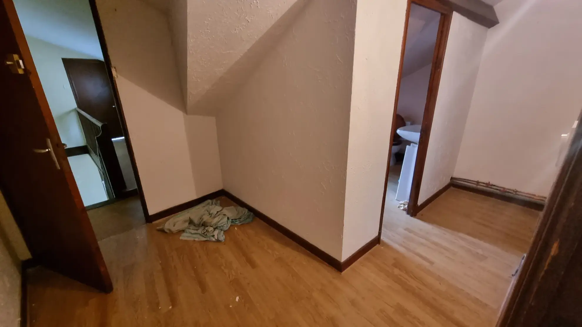 Studio de 23 m² à Bagnères-de-Bigorre à rénover au dernier étage 