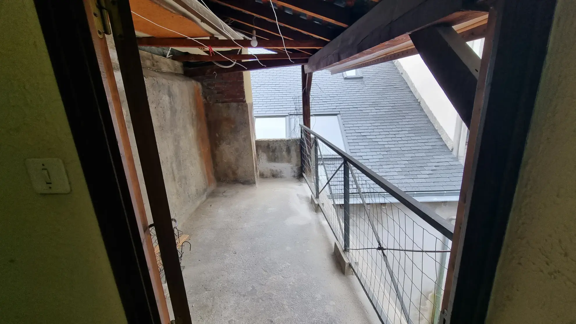 Studio de 23 m² à Bagnères-de-Bigorre à rénover au dernier étage