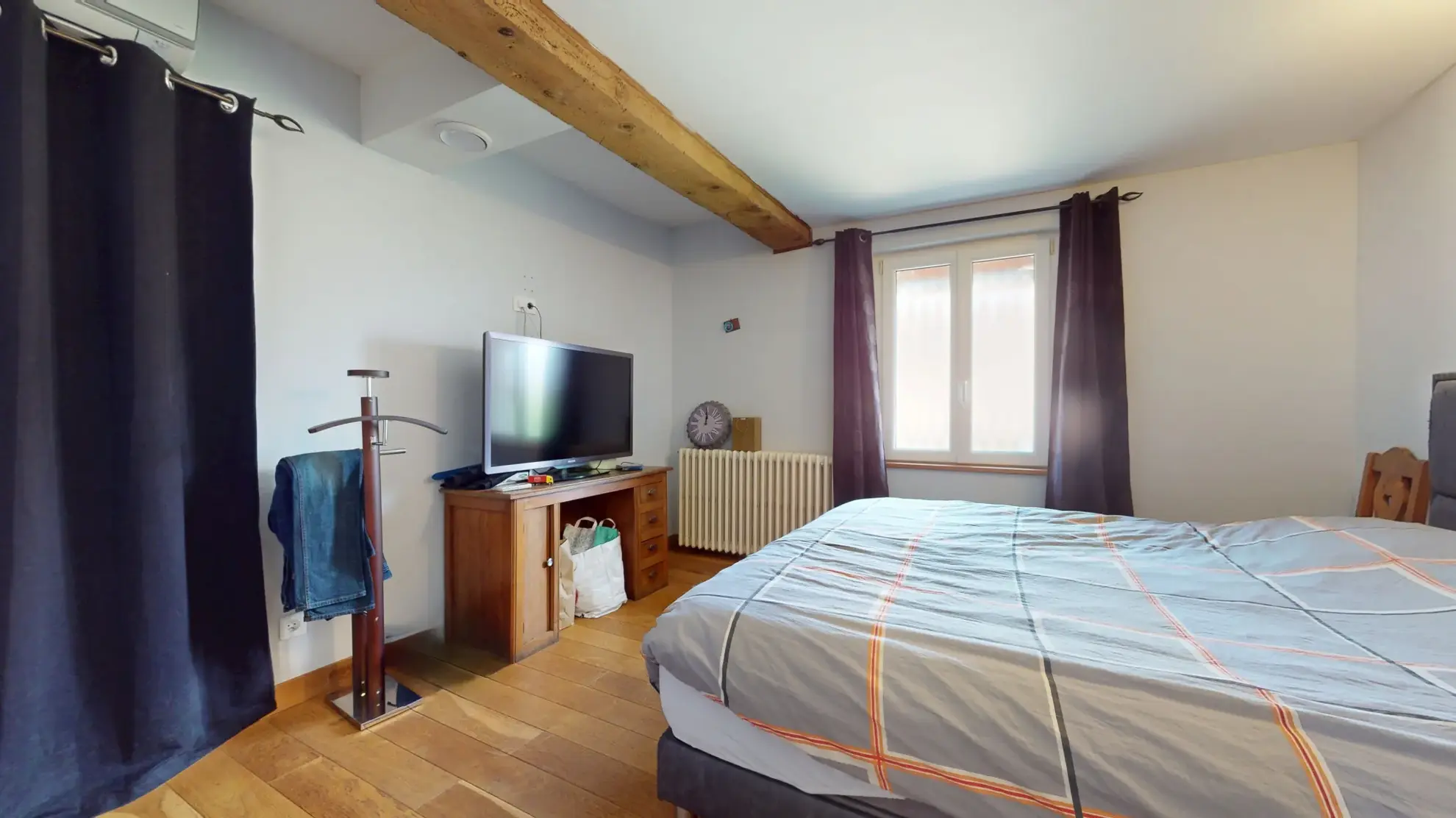 Ensemble immobilier avec maison de 234m², appartement loué et terrain à Souvans 