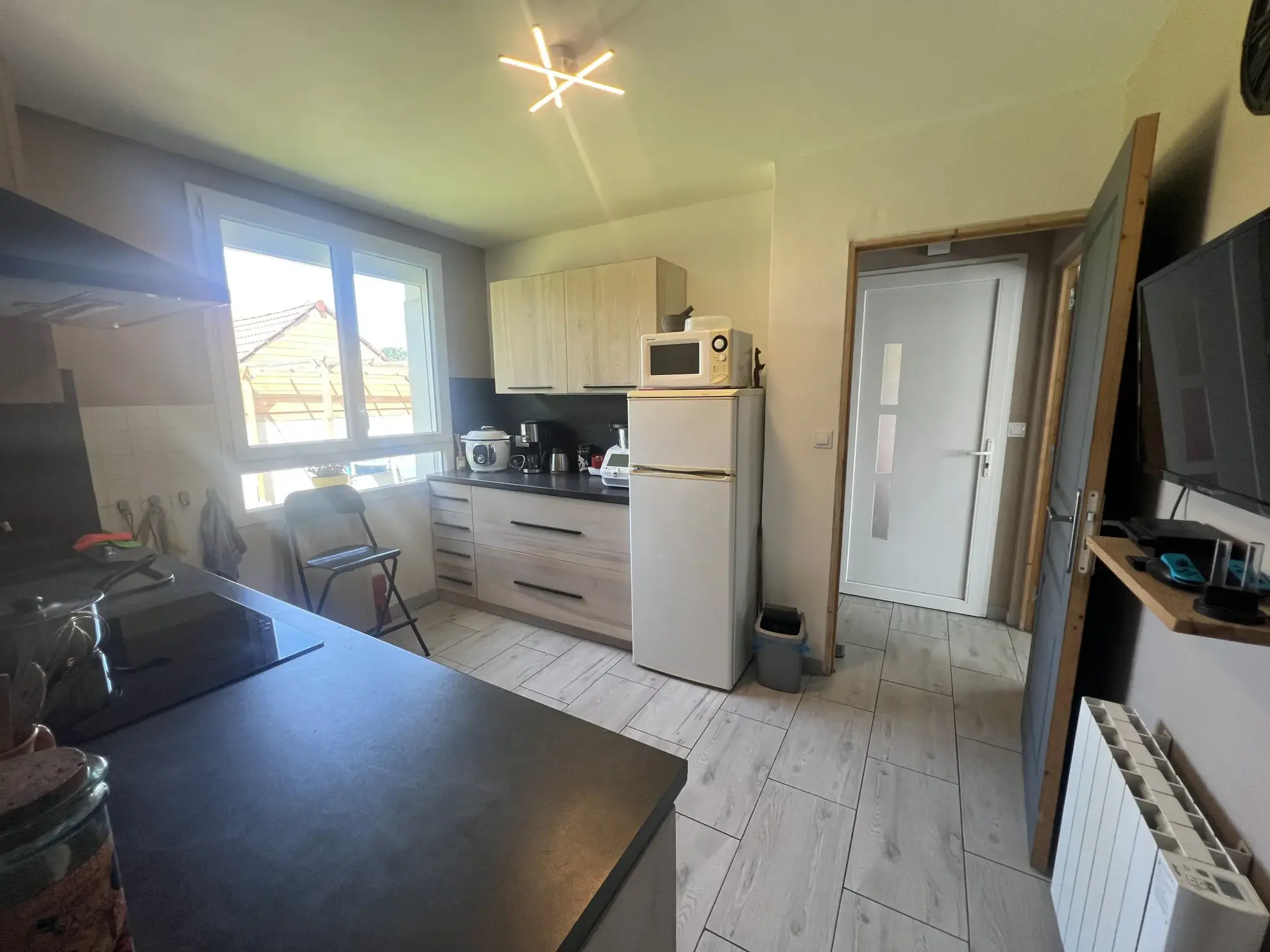 Maison de plain-pied à vendre à Bourgtheroulde, grand terrain, proche nature 