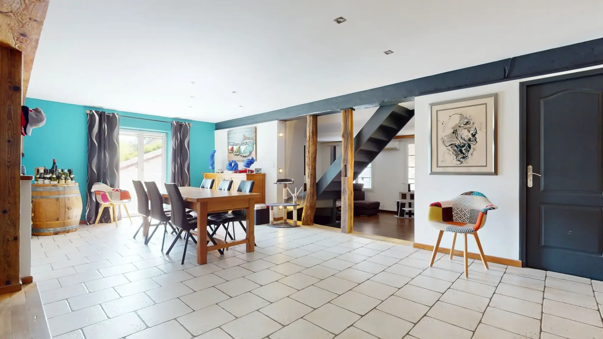 Ensemble immobilier avec maison de 234m², appartement loué et terrain à Souvans 