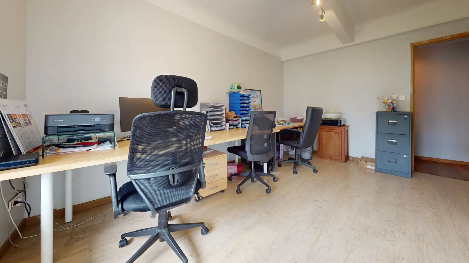 Ensemble immobilier avec maison de 234m², appartement loué et terrain à Souvans 