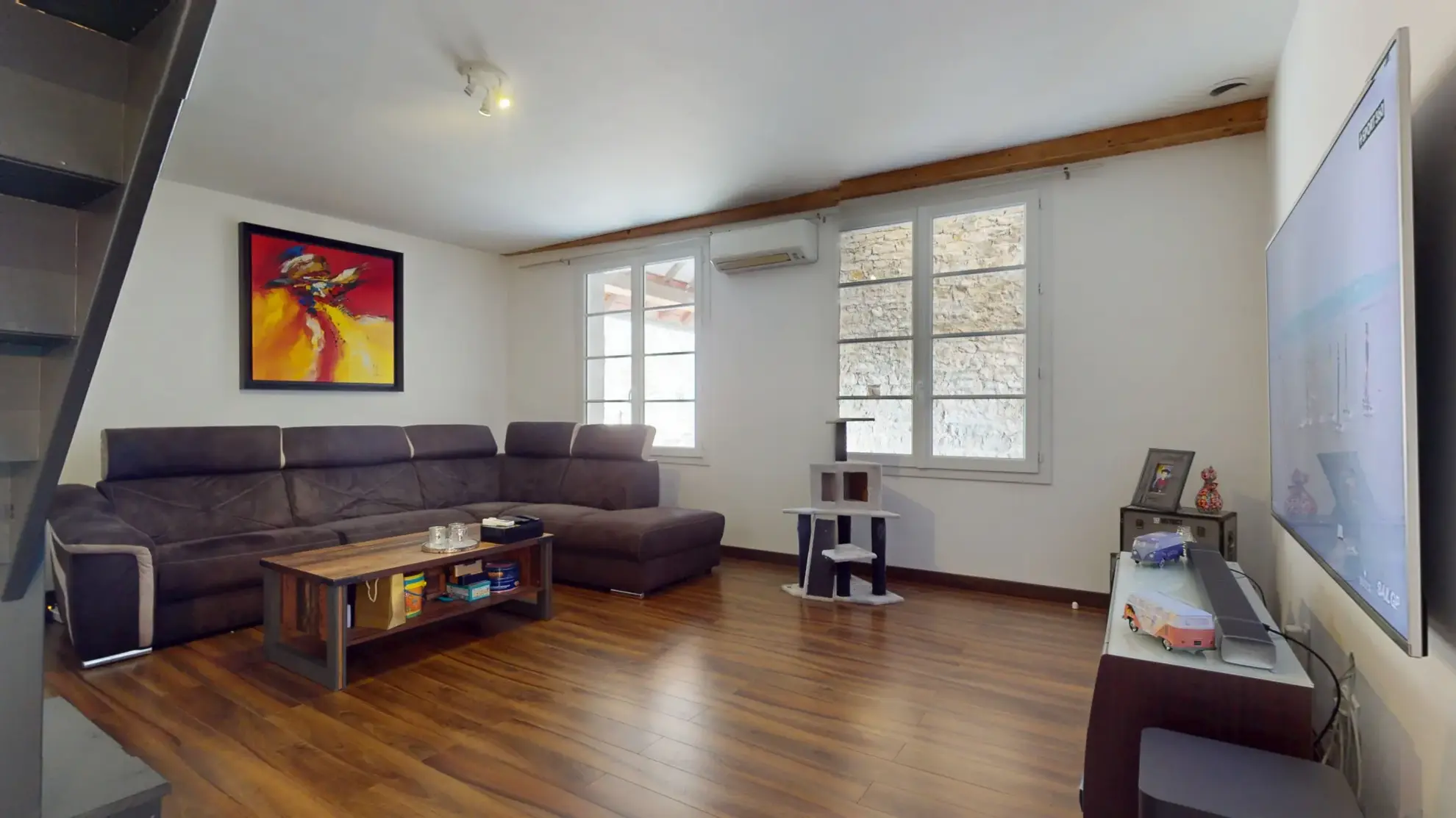 Ensemble immobilier avec maison de 234m², appartement loué et terrain à Souvans 