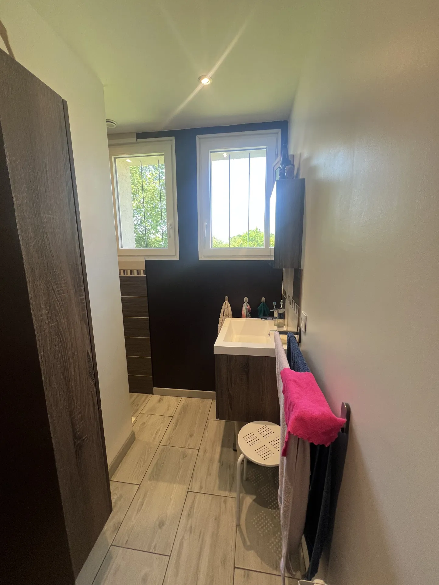 Maison de plain-pied à vendre à Bourgtheroulde, grand terrain, proche nature 