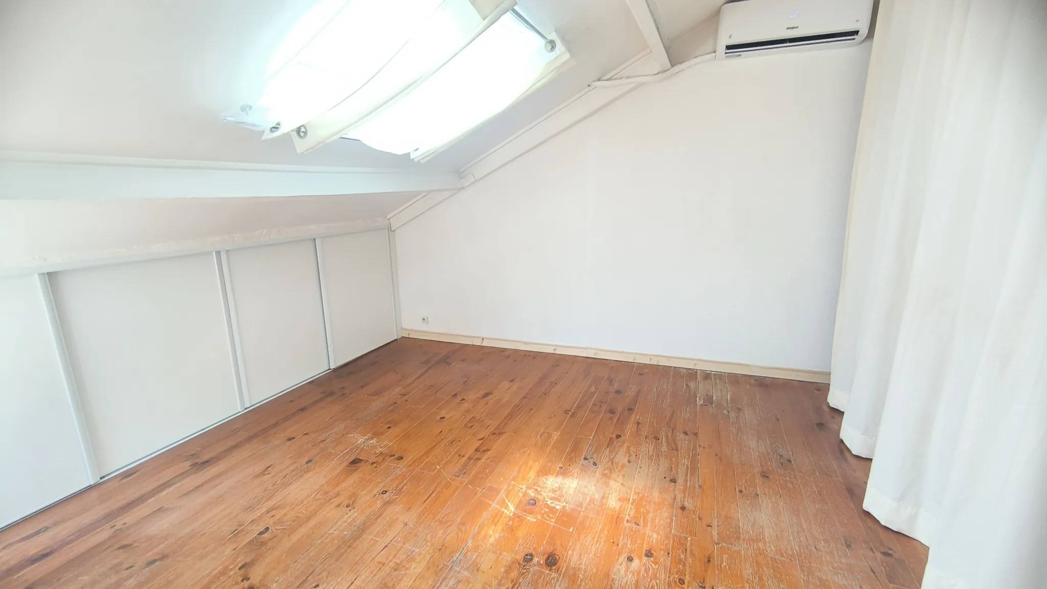 Appartement 2 pièces à Nice Nord avec terrasse en dernier étage 