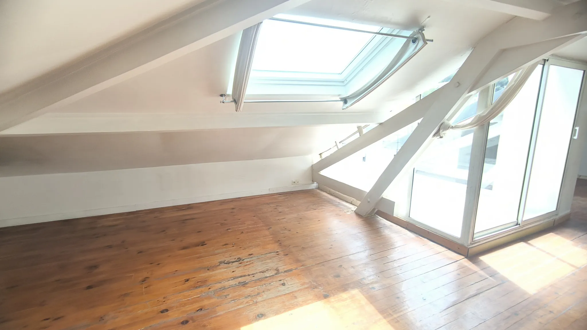 Appartement 2 pièces à Nice Nord avec terrasse en dernier étage 