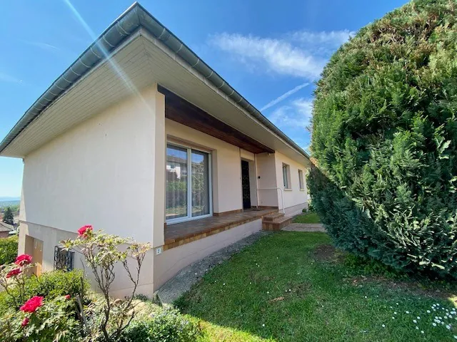 Maison familiale de 135m² à Essert avec 4 chambres et jardin clos 