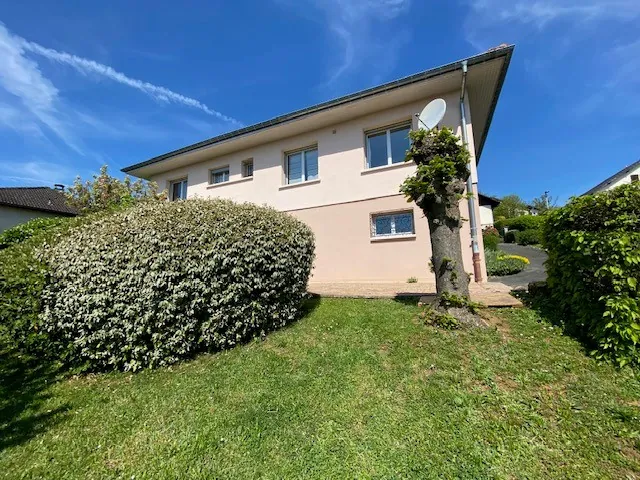 Maison familiale de 135m² à Essert avec 4 chambres et jardin clos 