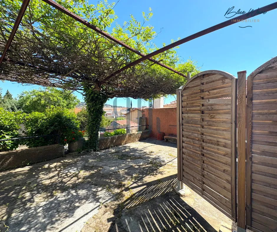 Studio lumineux à Sainte-Maxime avec terrasse et parking - Opportunité à saisir 