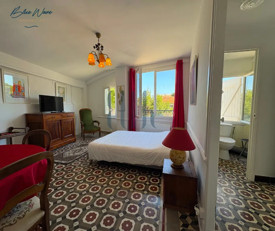 Studio lumineux à Sainte-Maxime avec terrasse et parking - Opportunité à saisir 