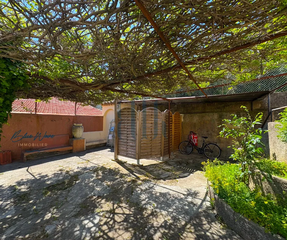 Studio lumineux à Sainte-Maxime avec terrasse et parking - Opportunité à saisir 