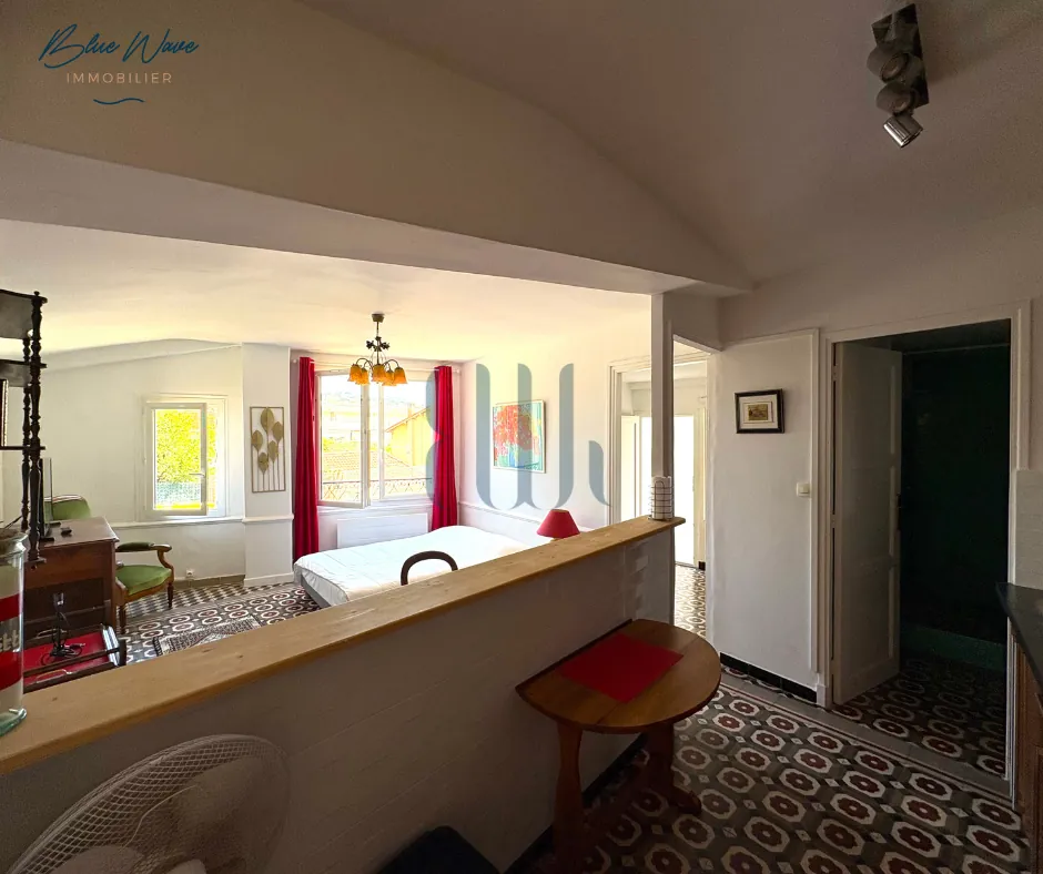 Studio lumineux à Sainte-Maxime avec terrasse et parking - Opportunité à saisir 