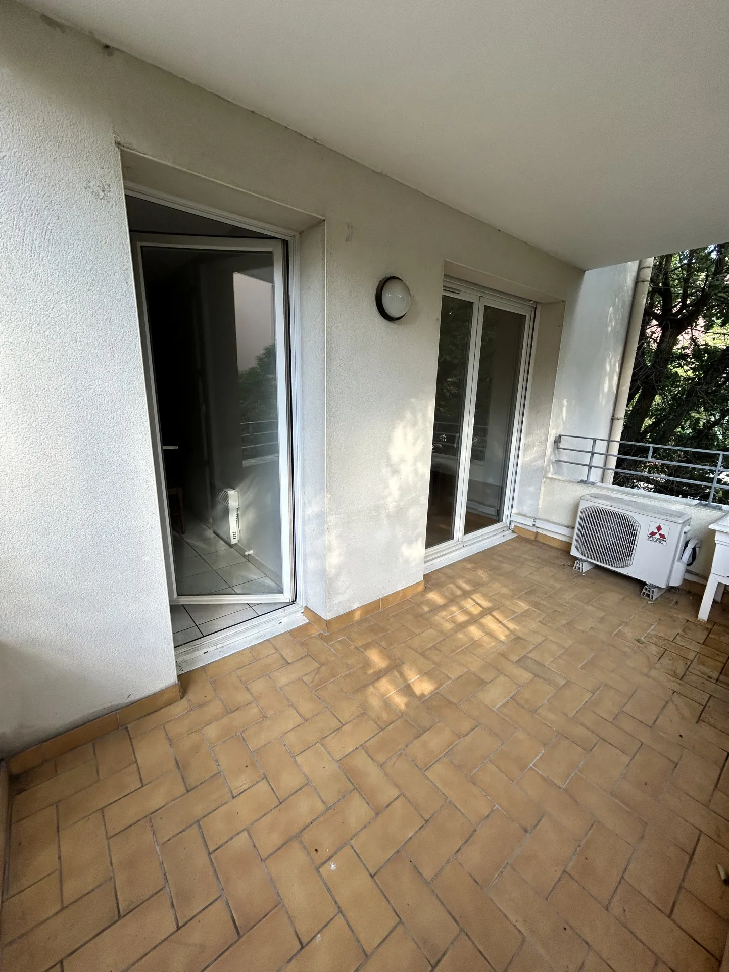 À vendre Appartement T3 lumineux à Toulouse, terrasse et parking sécurisé 