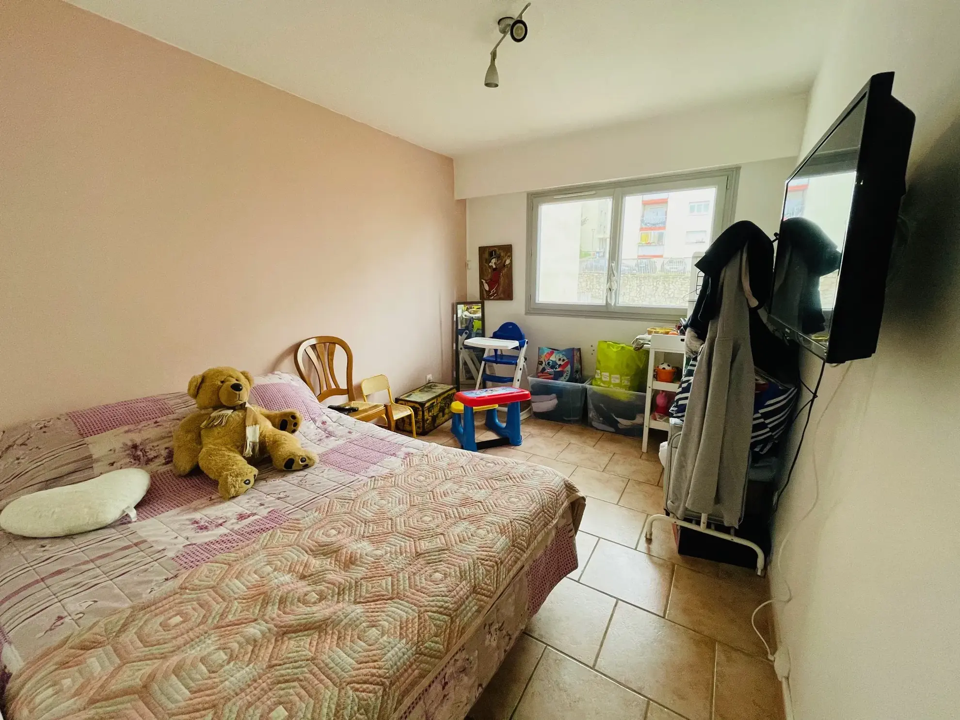 Appartement T4 de 80 m² à La Seyne-sur-Mer avec terrasse et cave 