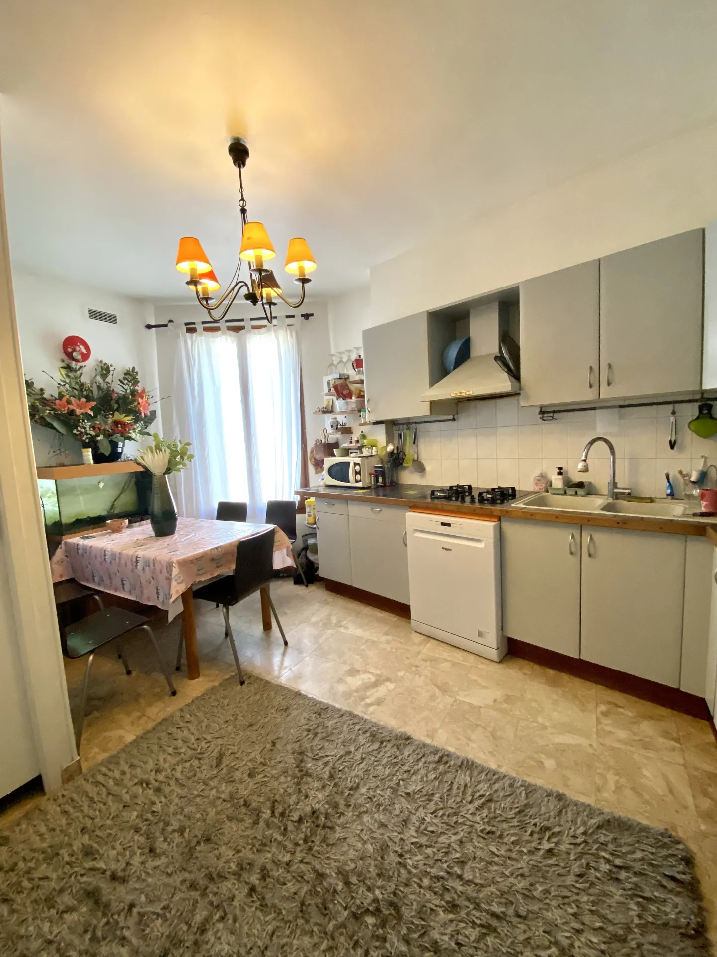 Maison de ville à La Courneuve - 81 m² avec terrasse et équipements modernes 