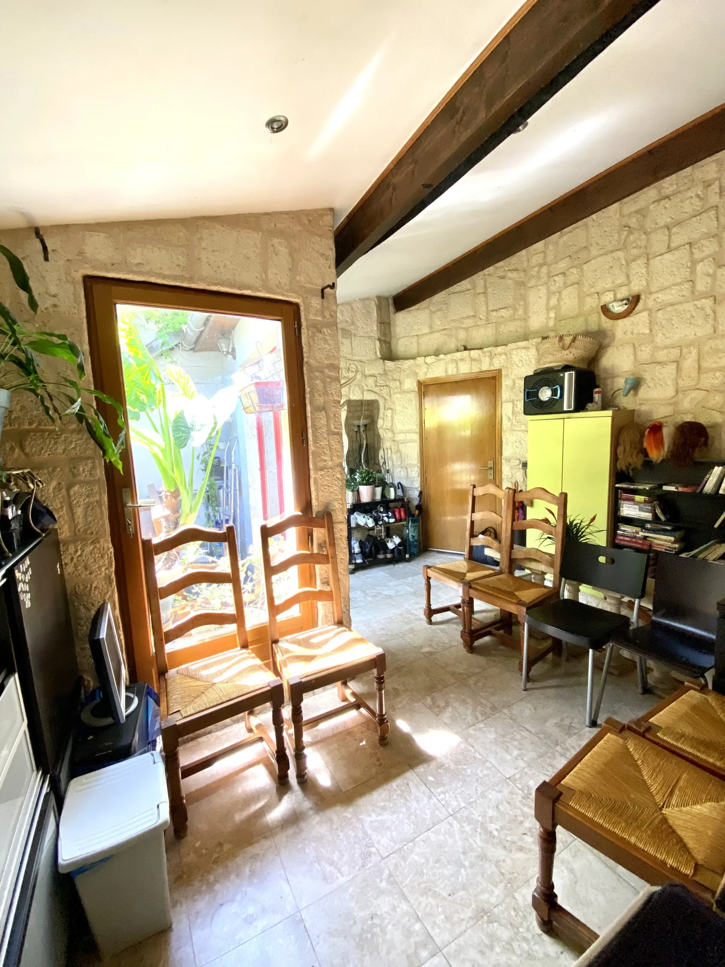 Maison de ville à La Courneuve - 81 m² avec terrasse et équipements modernes 