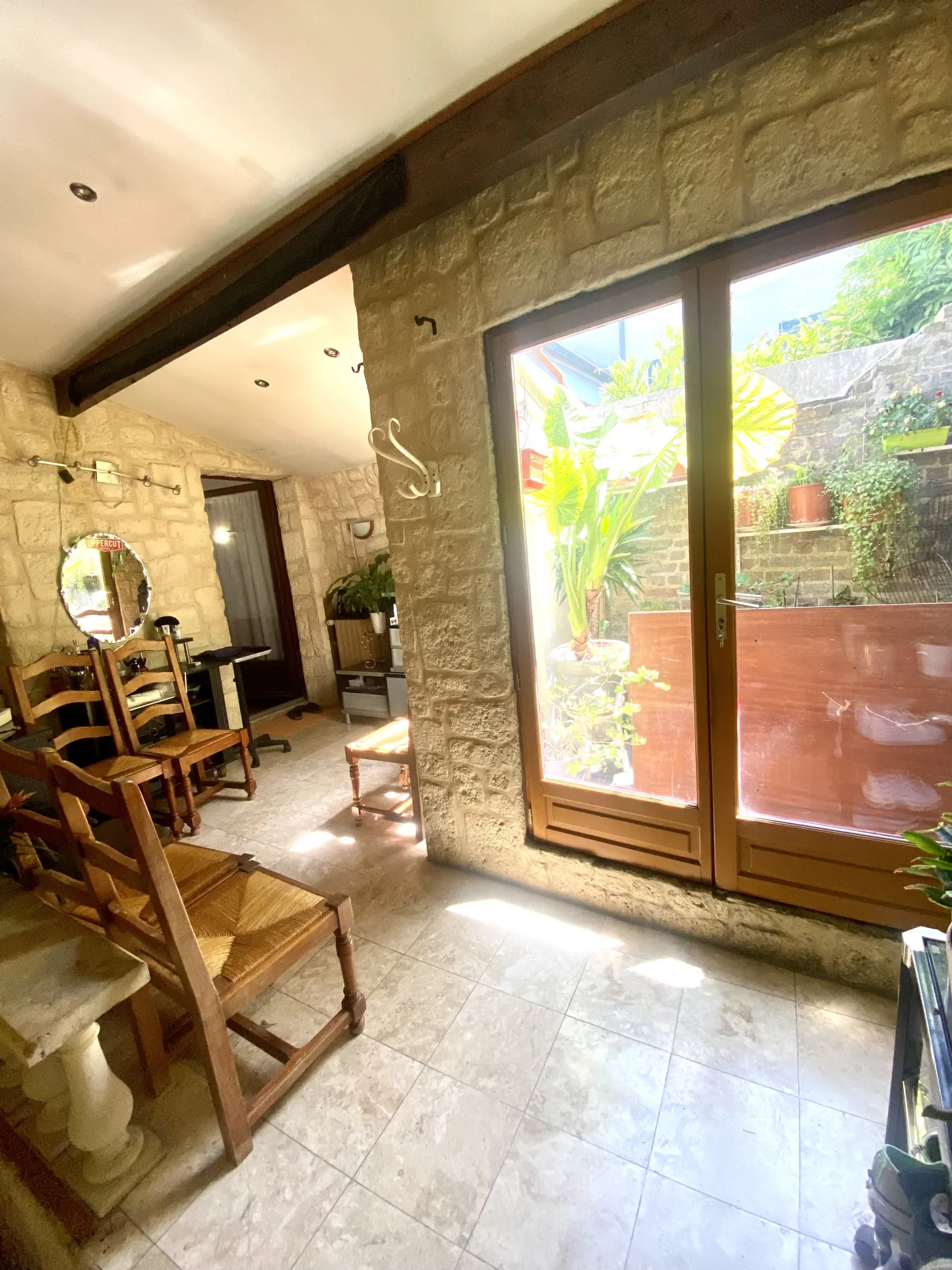 Maison de ville à La Courneuve - 81 m² avec terrasse et équipements modernes 