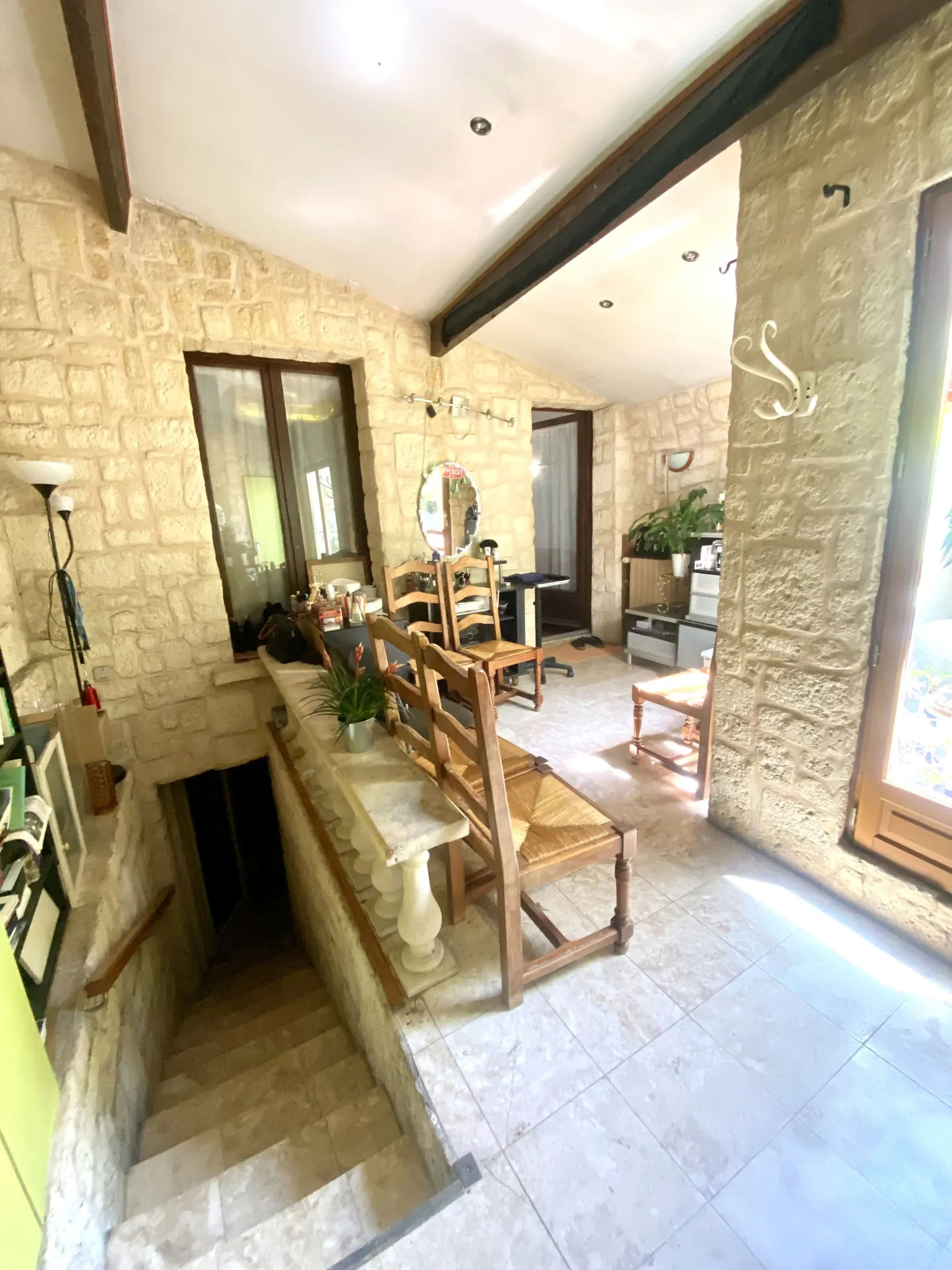 Maison de ville à La Courneuve - 81 m² avec terrasse et équipements modernes 