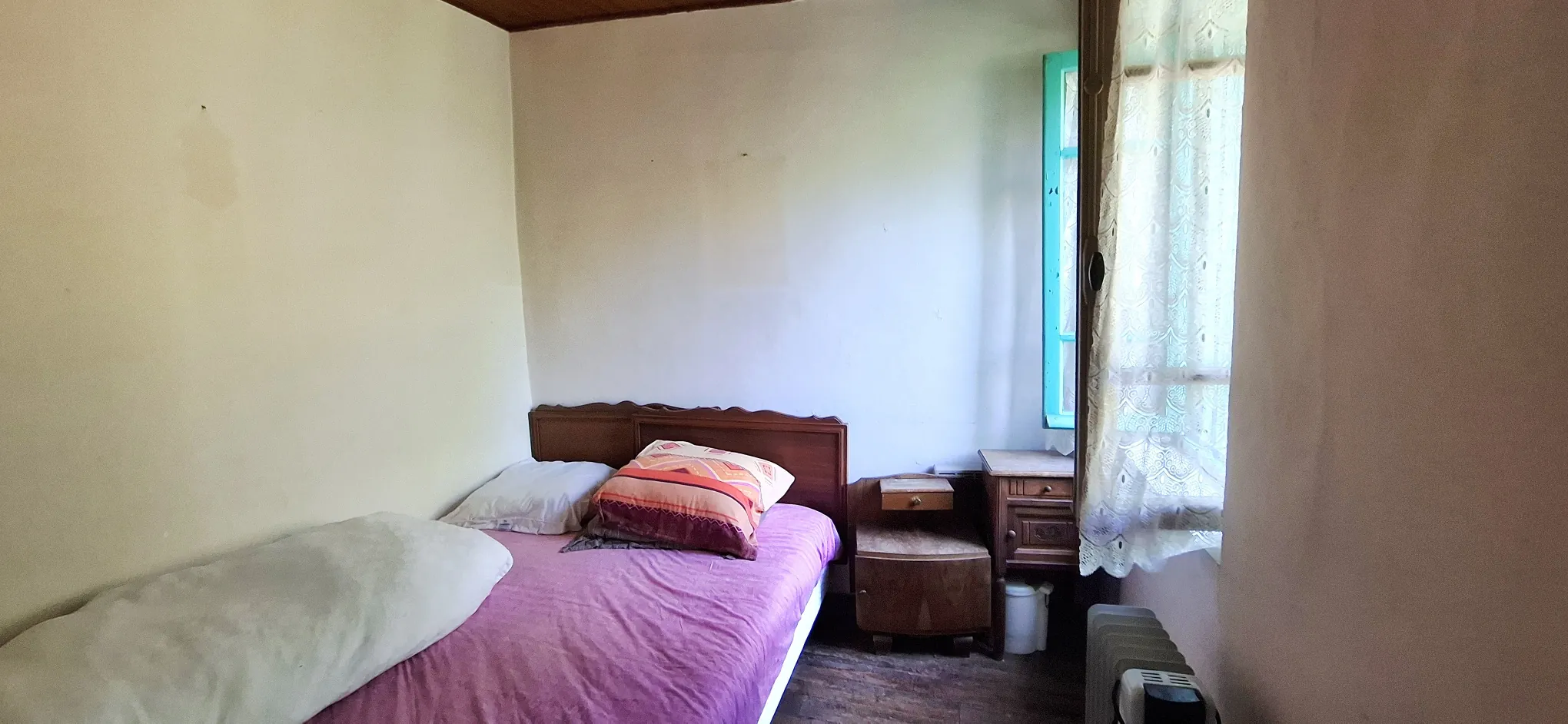 Maison de village avec belle vue et terrain spacieux à Cadarcet 