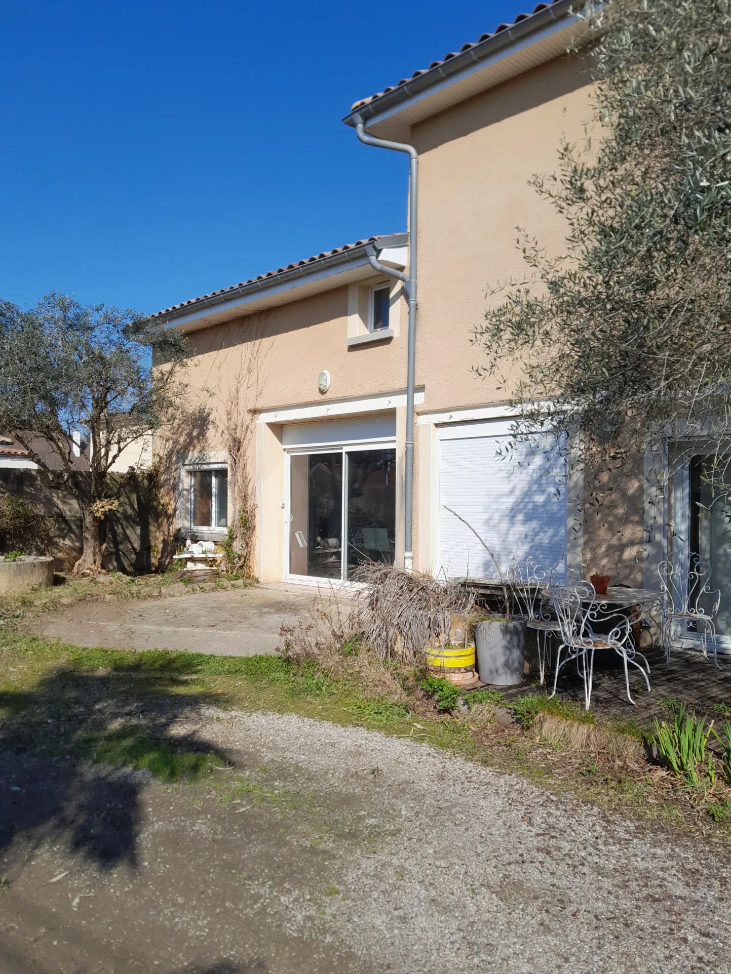 Maison à Roussillon de 100 m² à rénover proche centre-ville 