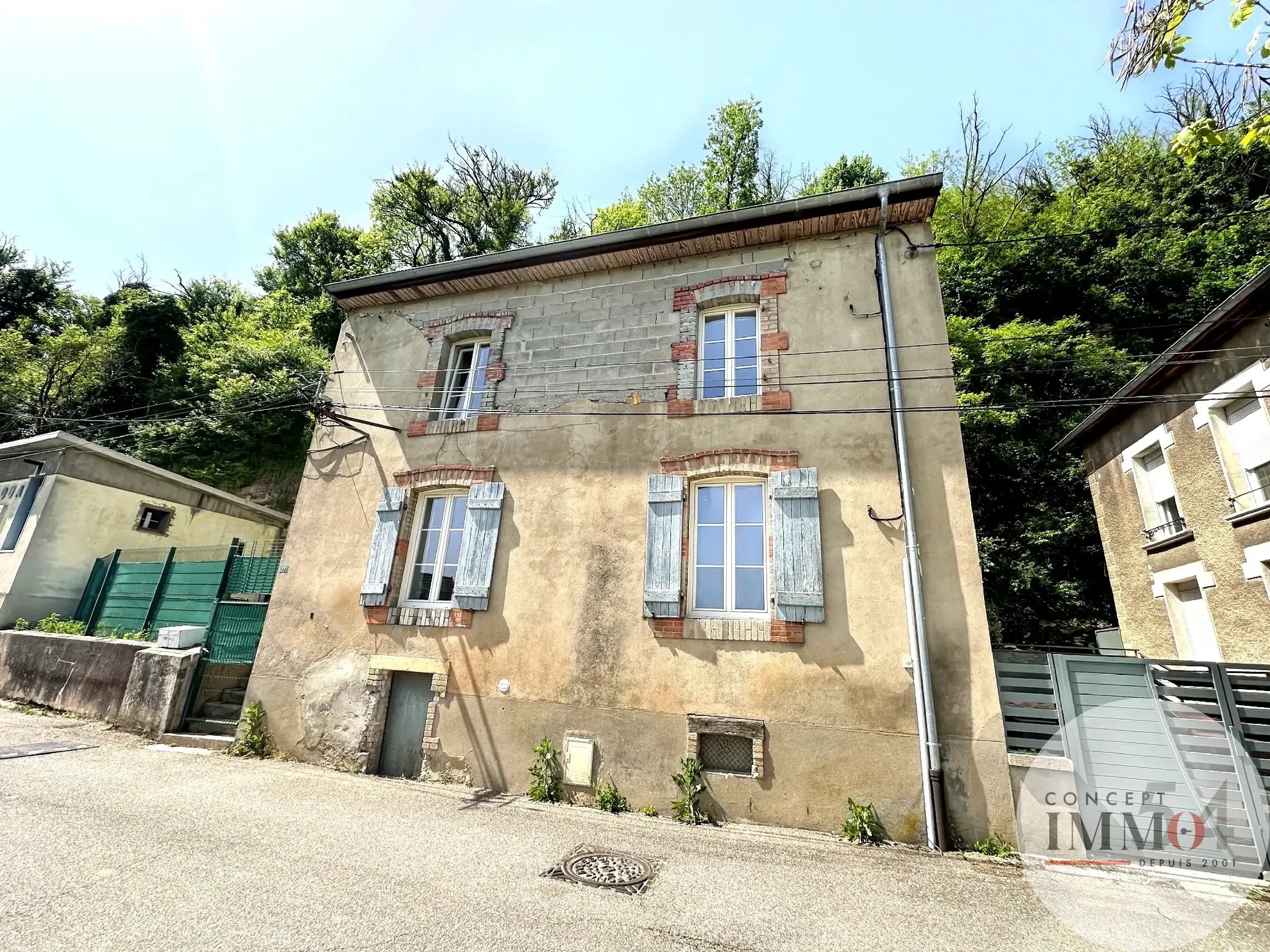 Immeuble rénové avec deux appartements à Dieulouard – Idéal investissement ou résidence