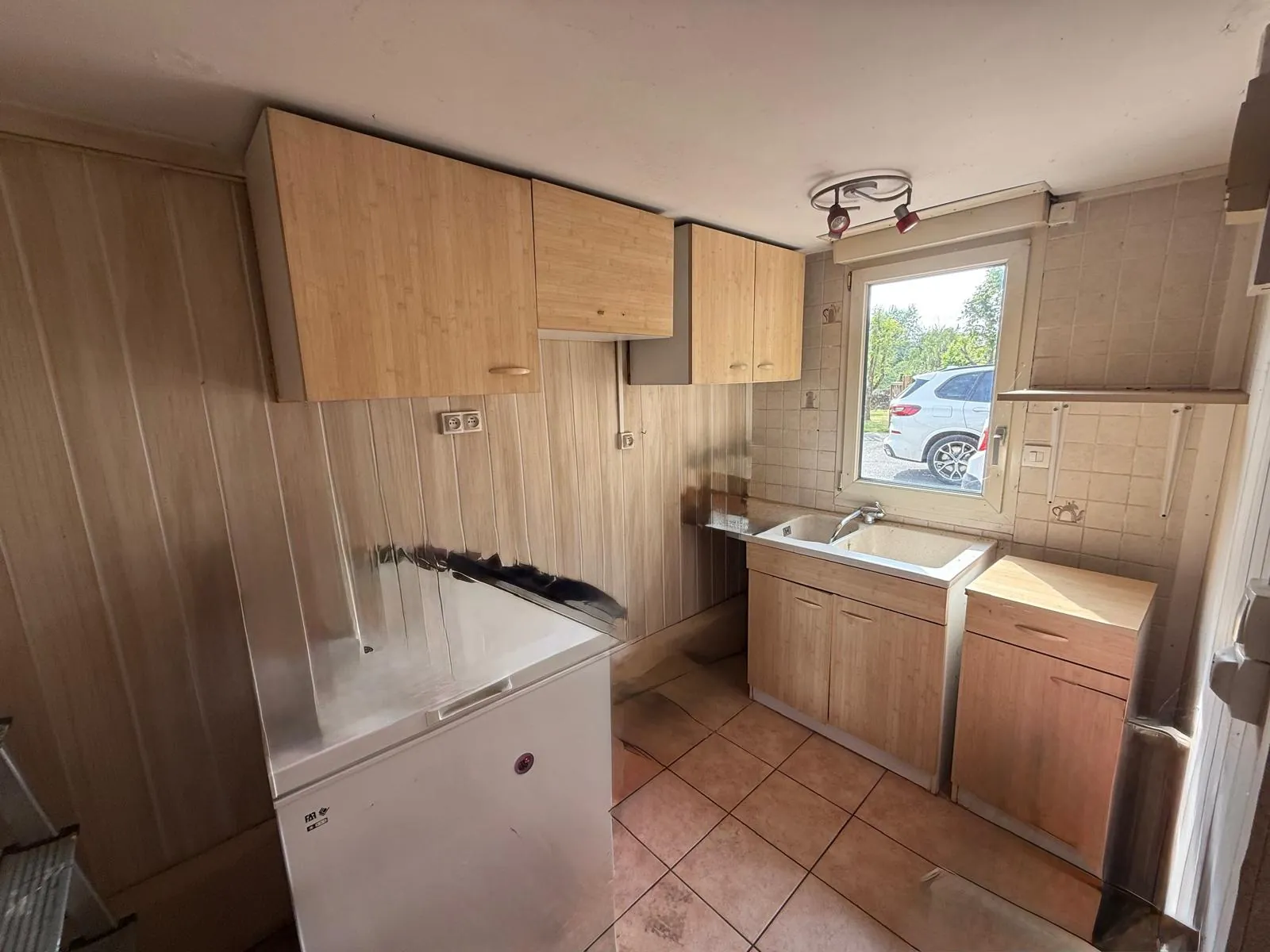 À vendre maison spacieuse de 160 m² à Condé sur Sarthe avec terrain de 3858 m² 