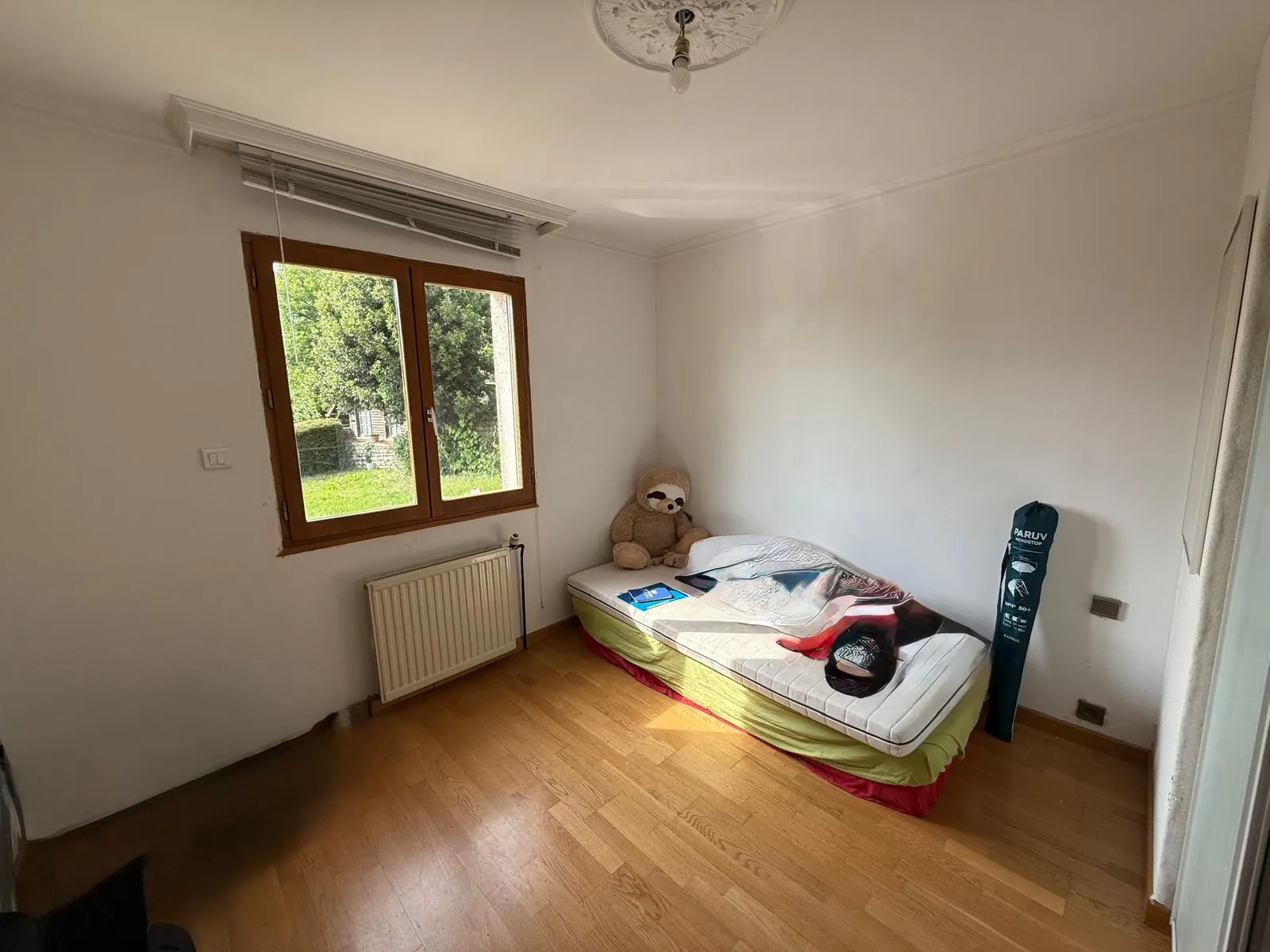 À vendre maison spacieuse de 160 m² à Condé sur Sarthe avec terrain de 3858 m² 