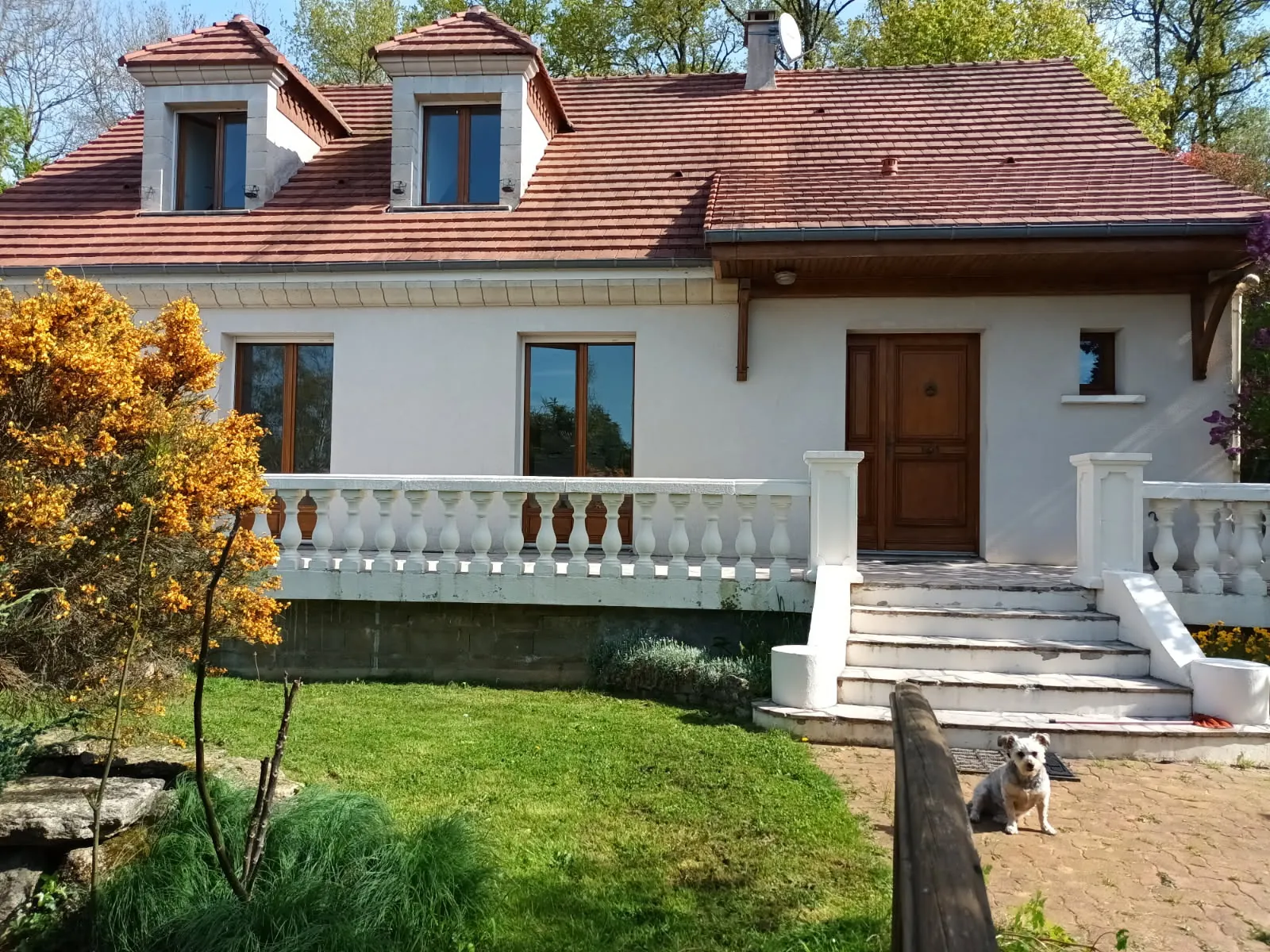 À vendre maison spacieuse de 160 m² à Condé sur Sarthe avec terrain de 3858 m² 