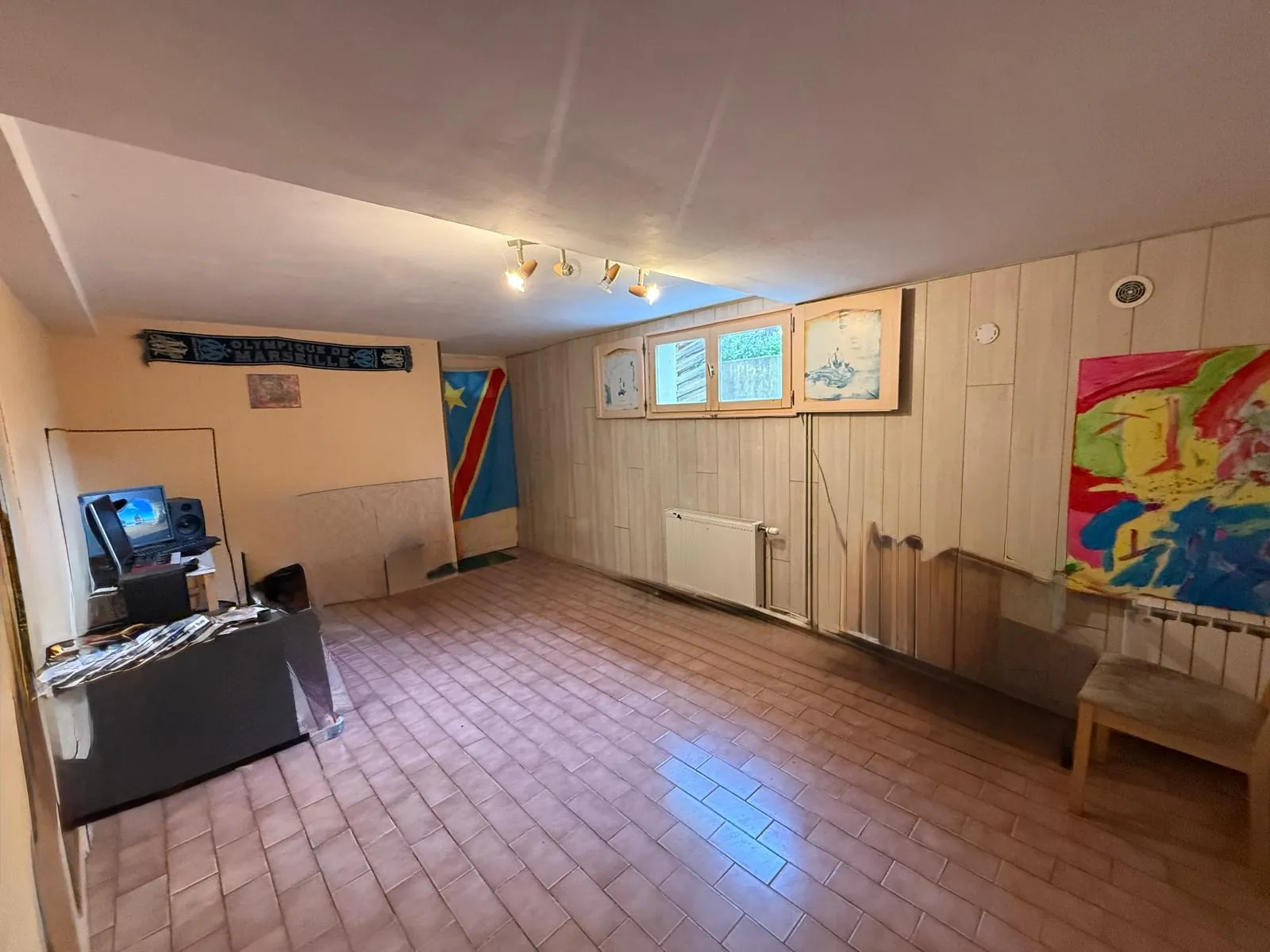 À vendre maison spacieuse de 160 m² à Condé sur Sarthe avec terrain de 3858 m² 