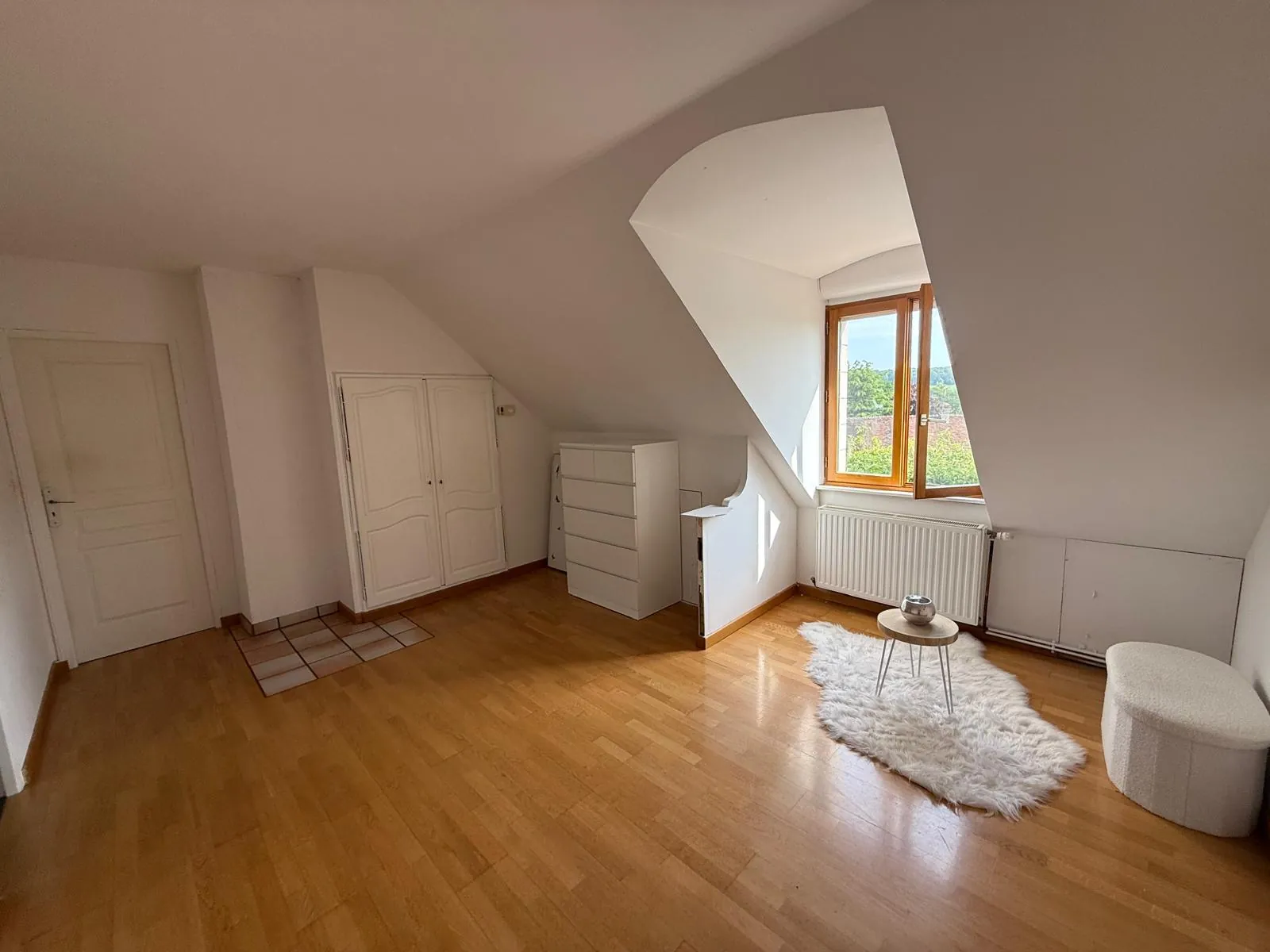 À vendre maison spacieuse de 160 m² à Condé sur Sarthe avec terrain de 3858 m² 