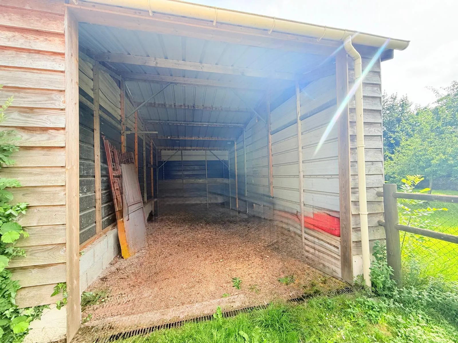 À vendre maison spacieuse de 160 m² à Condé sur Sarthe avec terrain de 3858 m² 