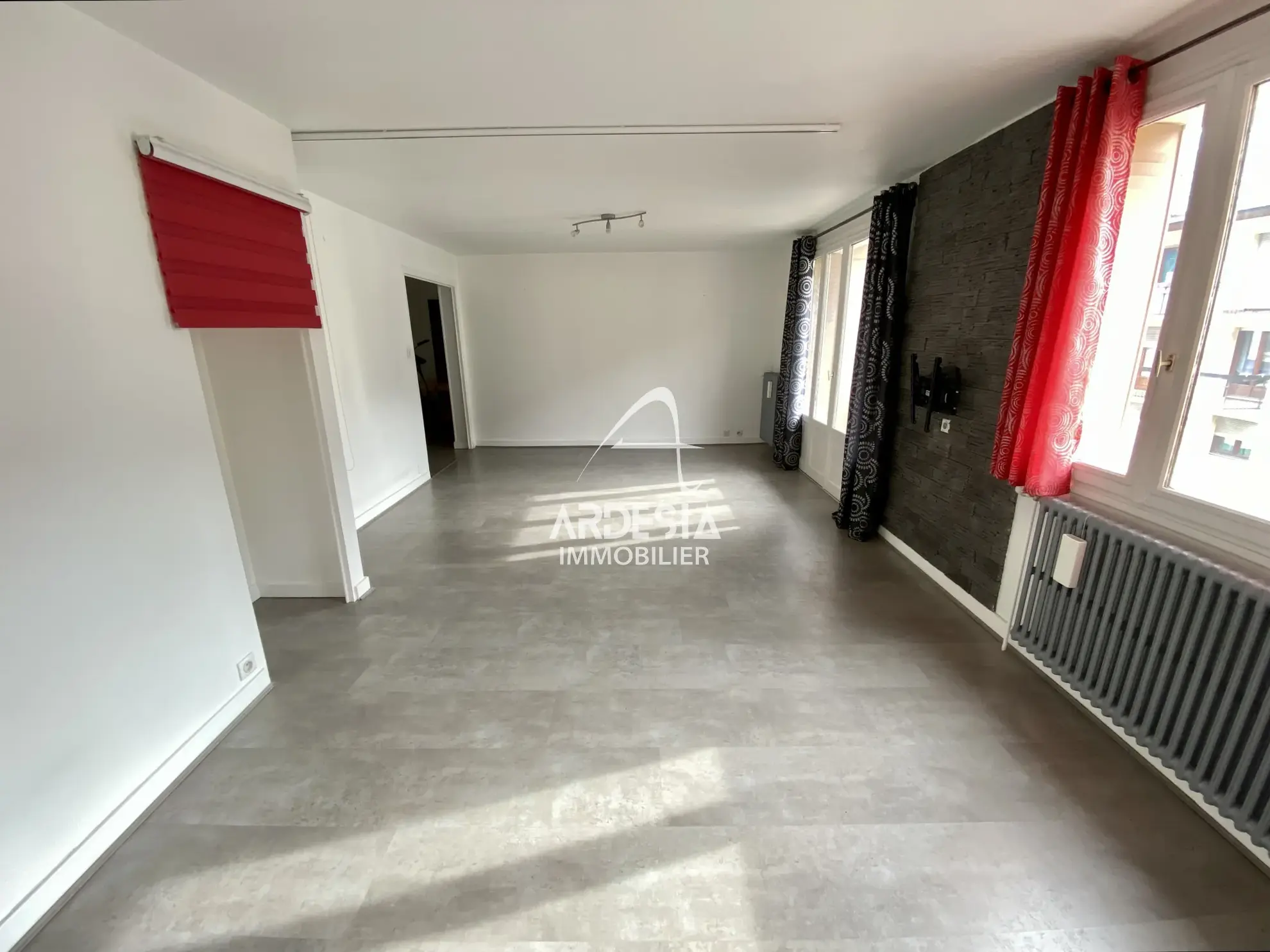 Bel appartement lumineux de 78 m2 avec balcon à Saint-Michel de Maurienne 