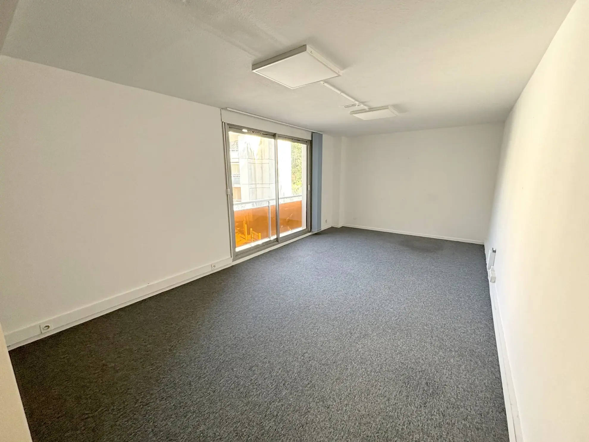 Appartement T1 à rénover de 35 m² avec balcon à Montpellier Antigone 